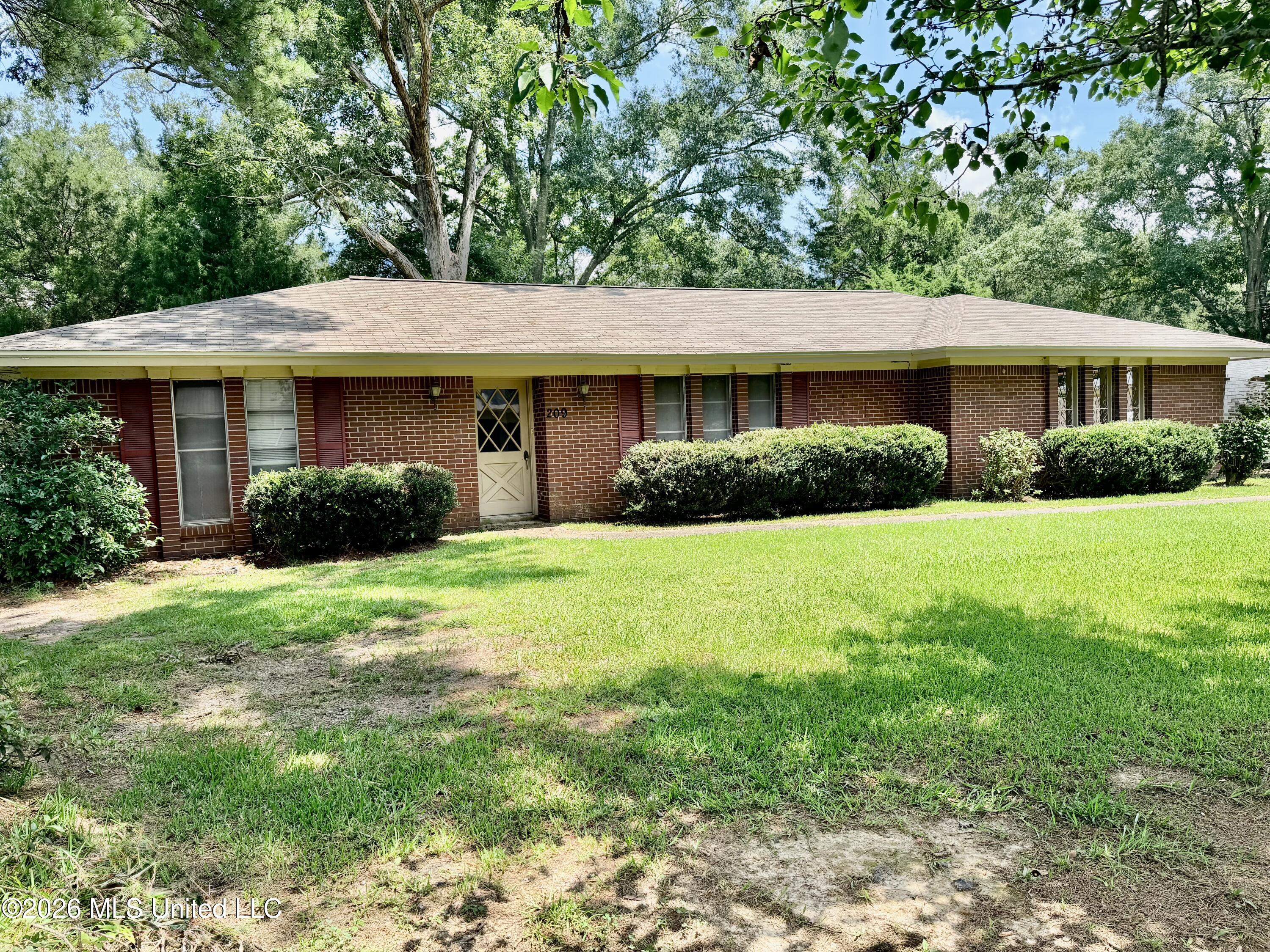 209 Swor Street Property Photo 5