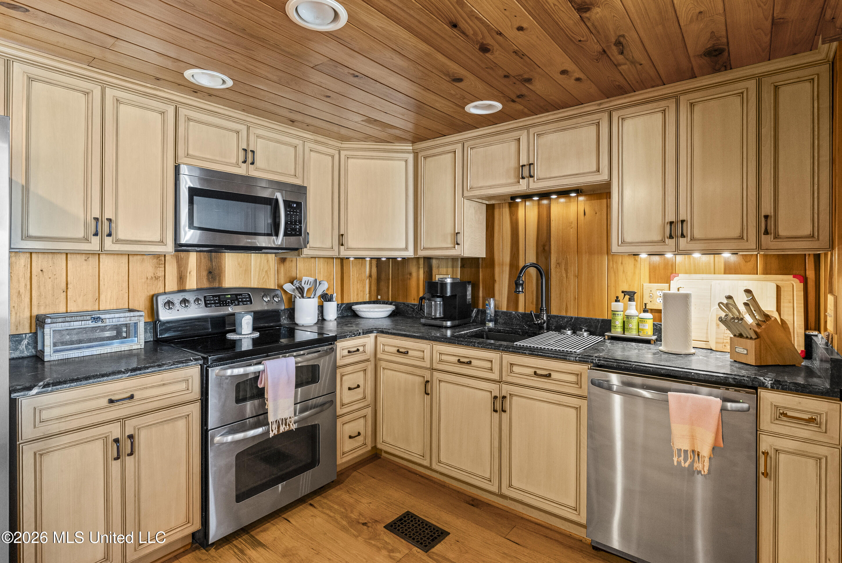 7571 Union Road Property Photo 8