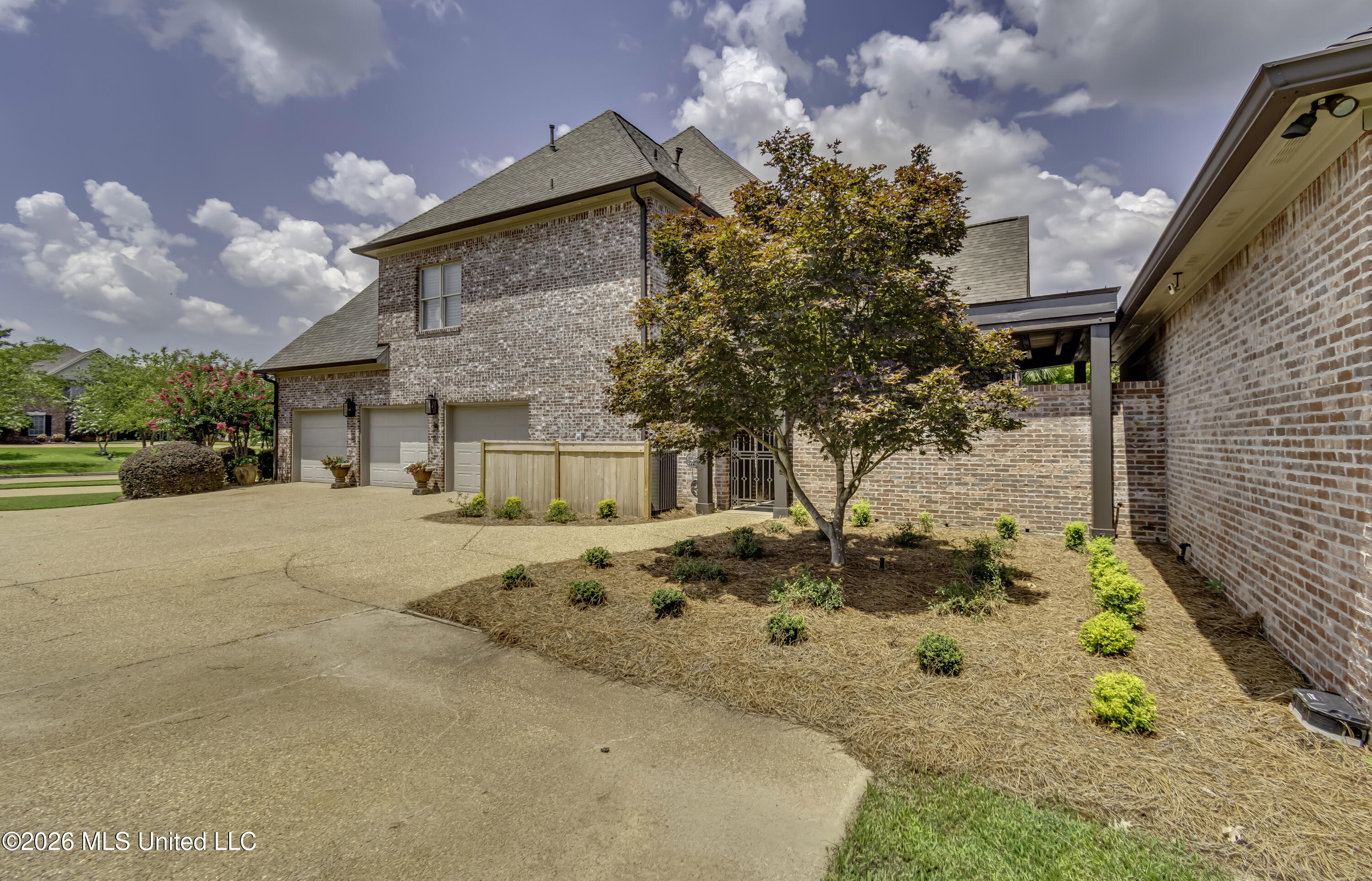 107 Carlton Boulevard Property Photo 108