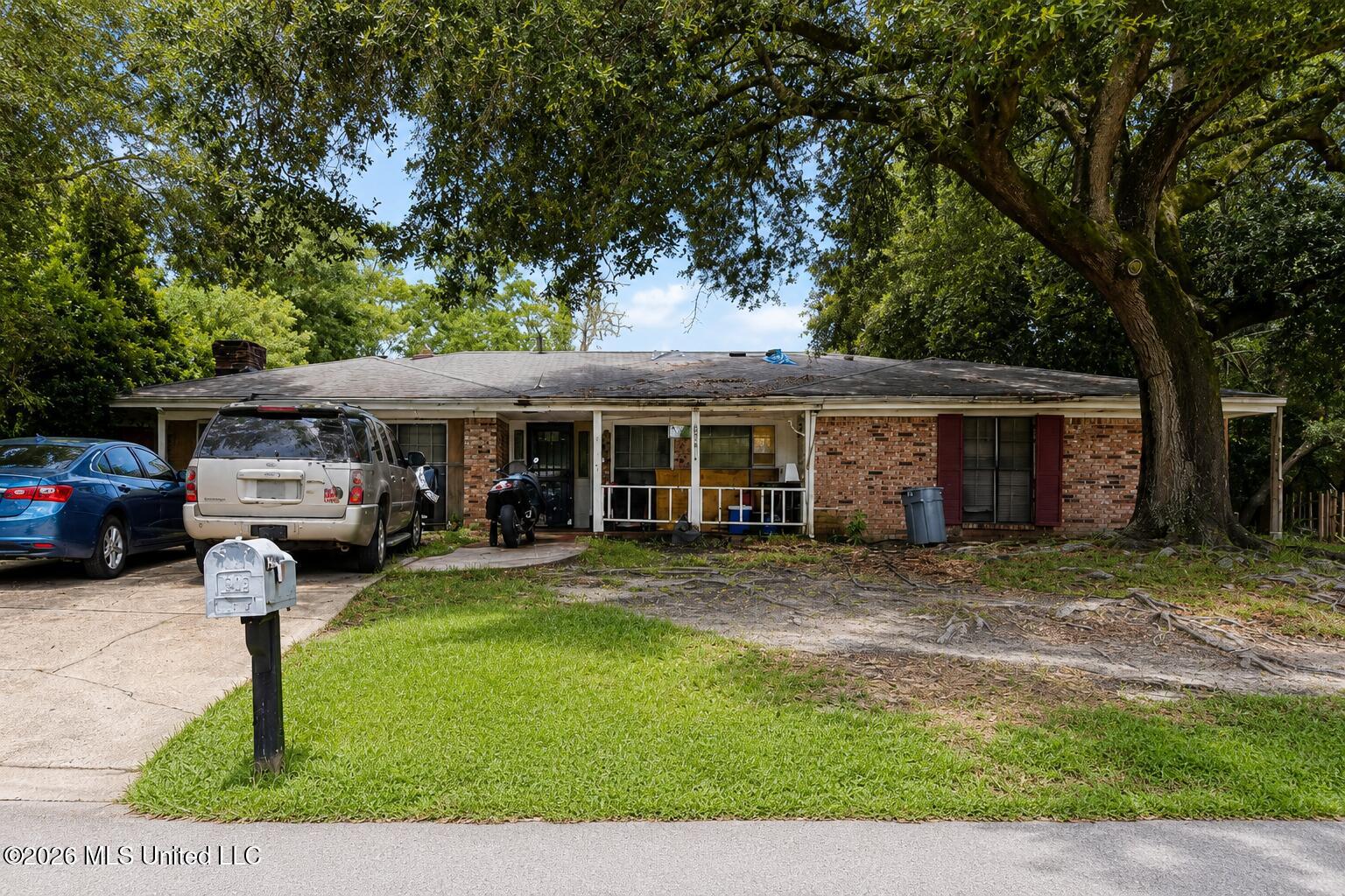 4911 Cannes Circle Property Photo 1