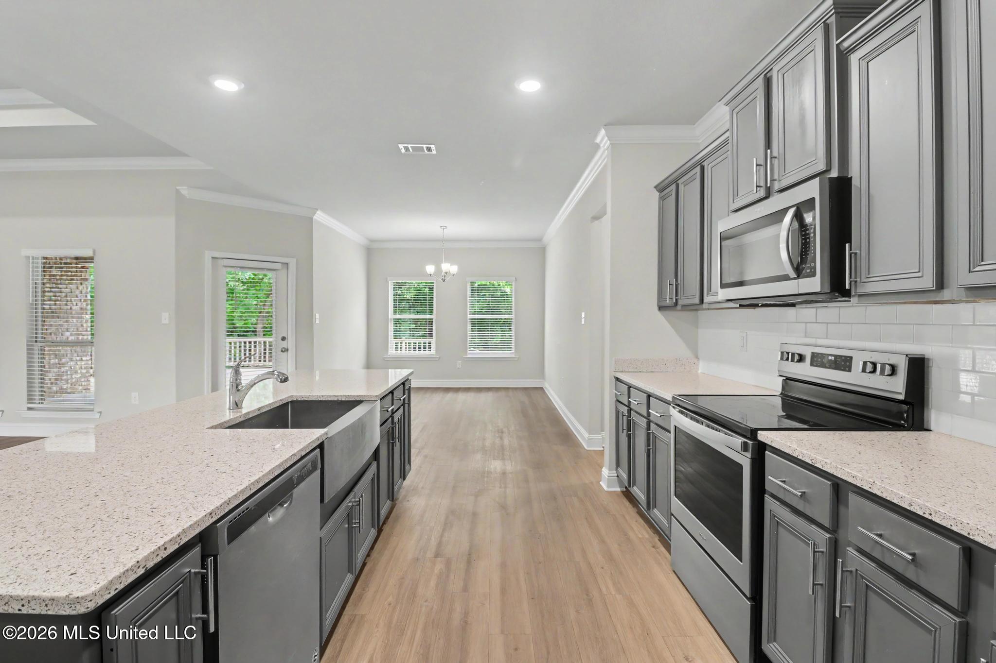 7073 Glen Eagle Drive Property Photo 12