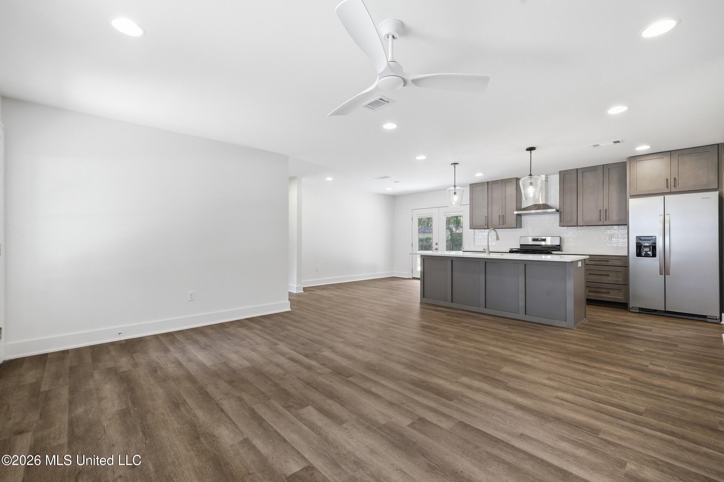 208 Mitchell Street Property Photo 6