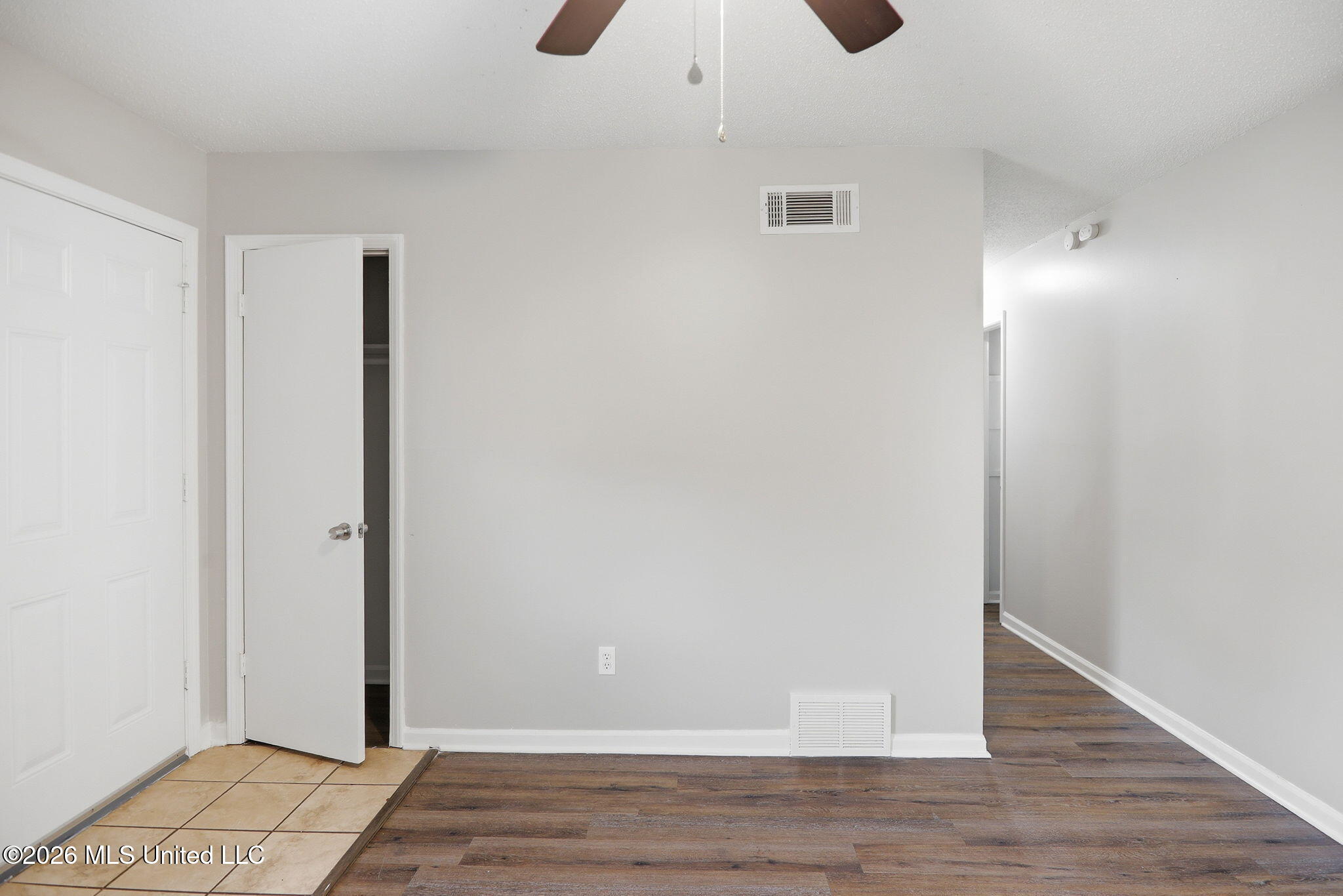 3135 Forest Glen Drive Property Photo 10