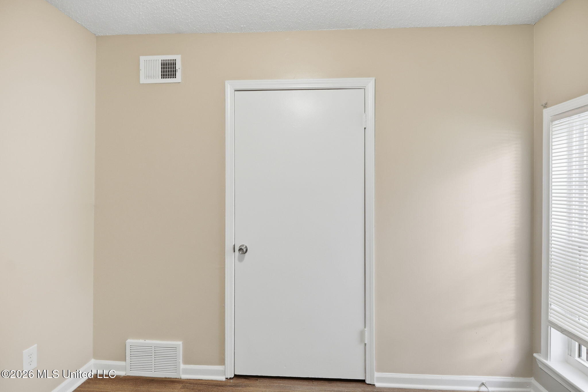 3135 Forest Glen Drive Property Photo 13