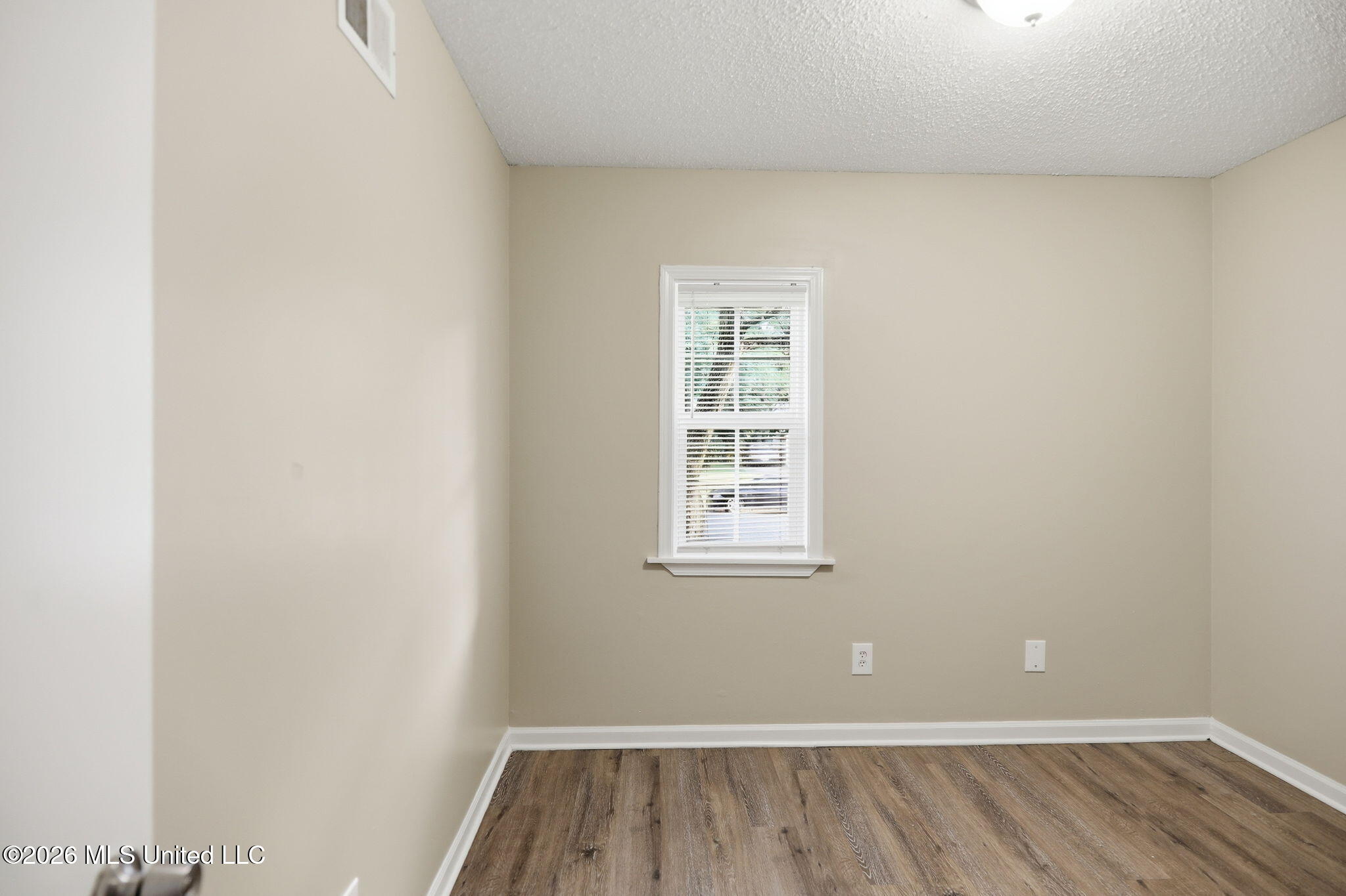 3135 Forest Glen Drive Property Photo 23