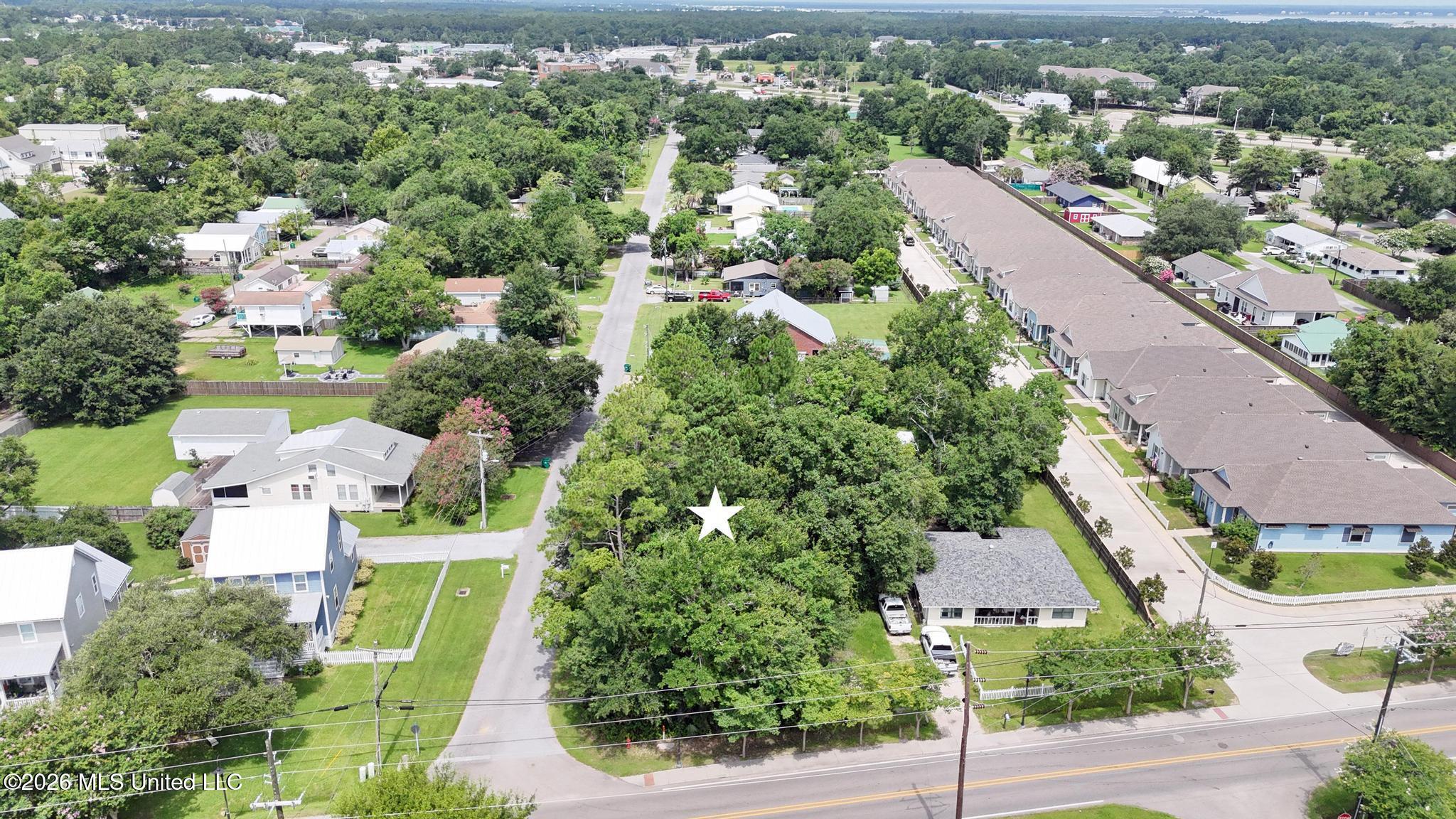 Demontluzin Avenue Property Photo 1