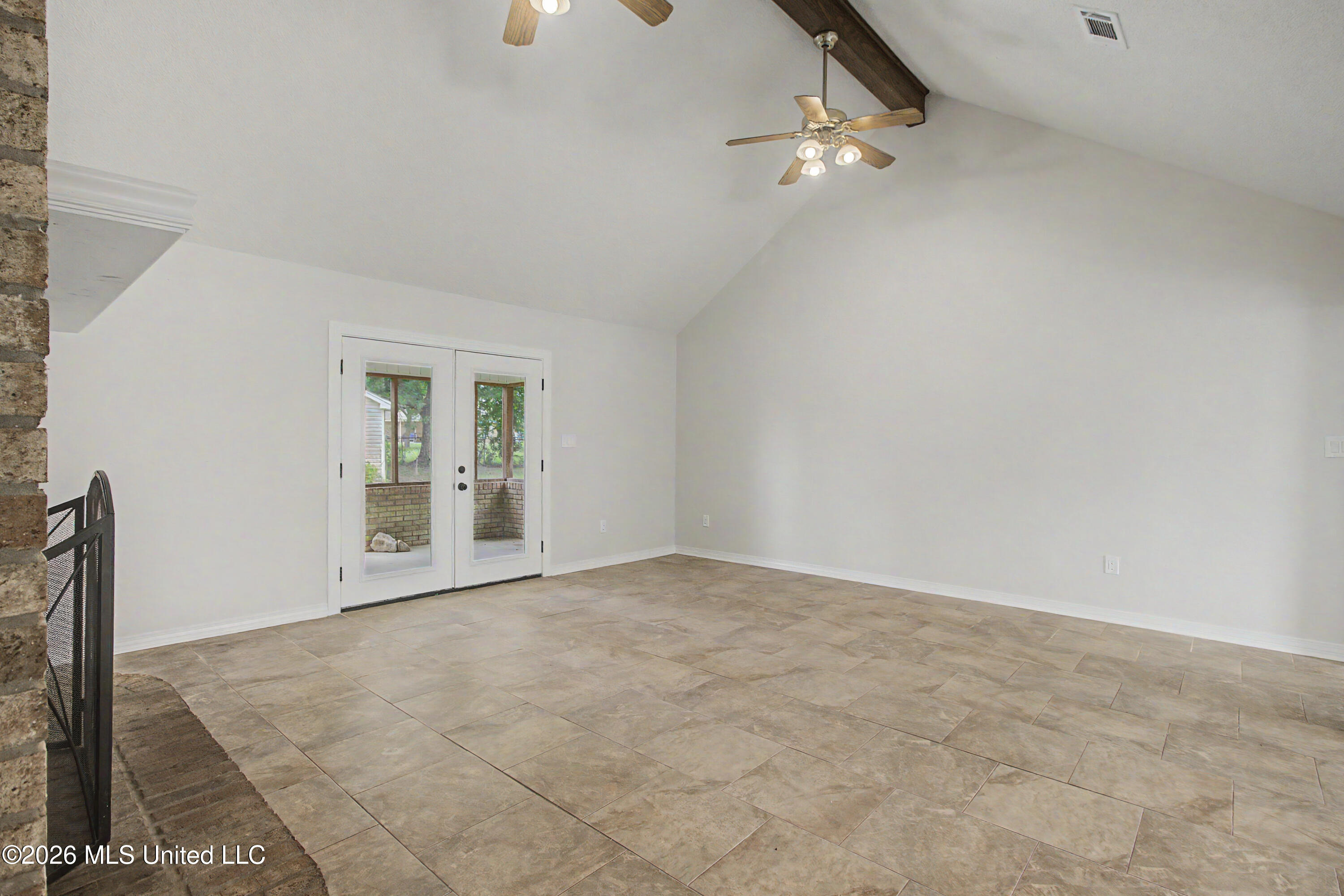 15553 Village Circle Property Photo 8