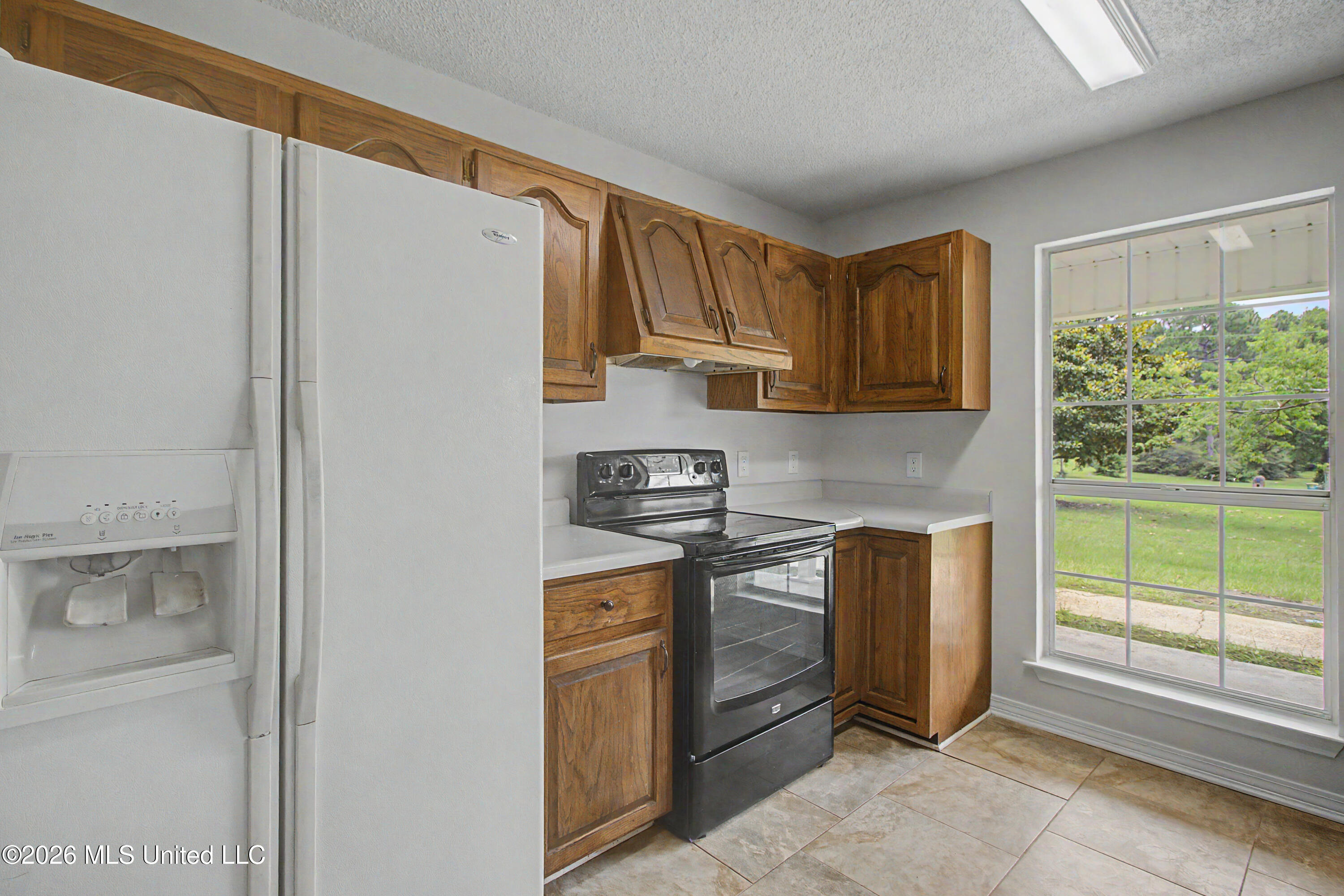 15553 Village Circle Property Photo 12