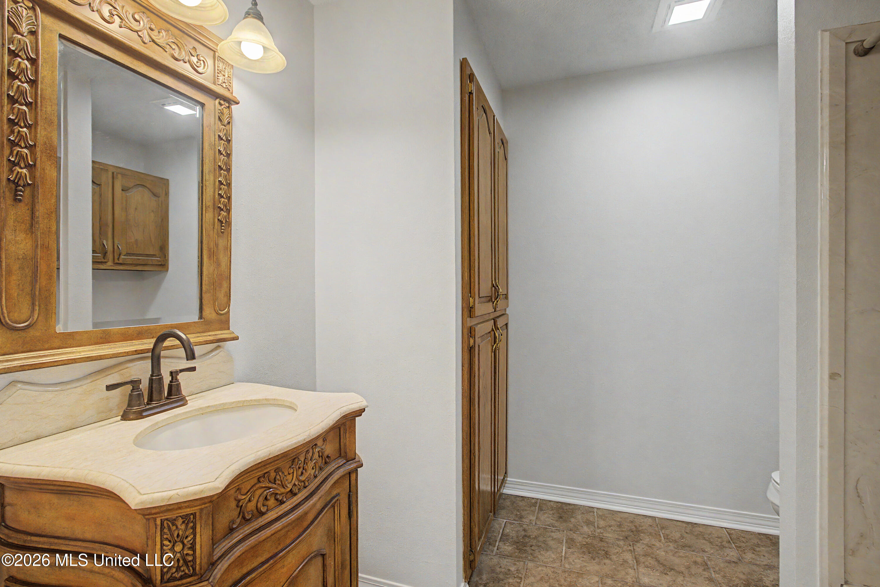 15553 Village Circle Property Photo 14