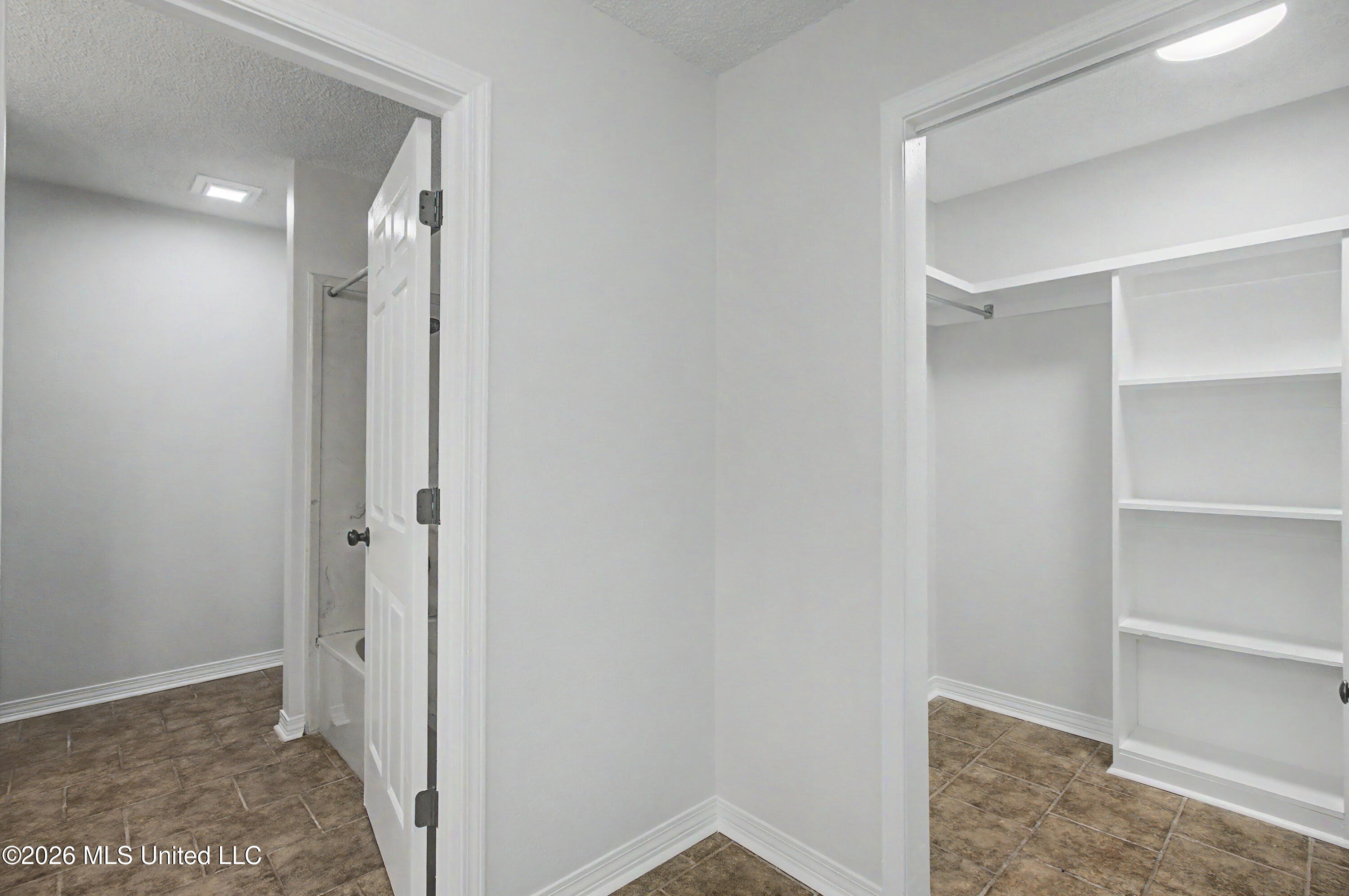 15553 Village Circle Property Photo 16