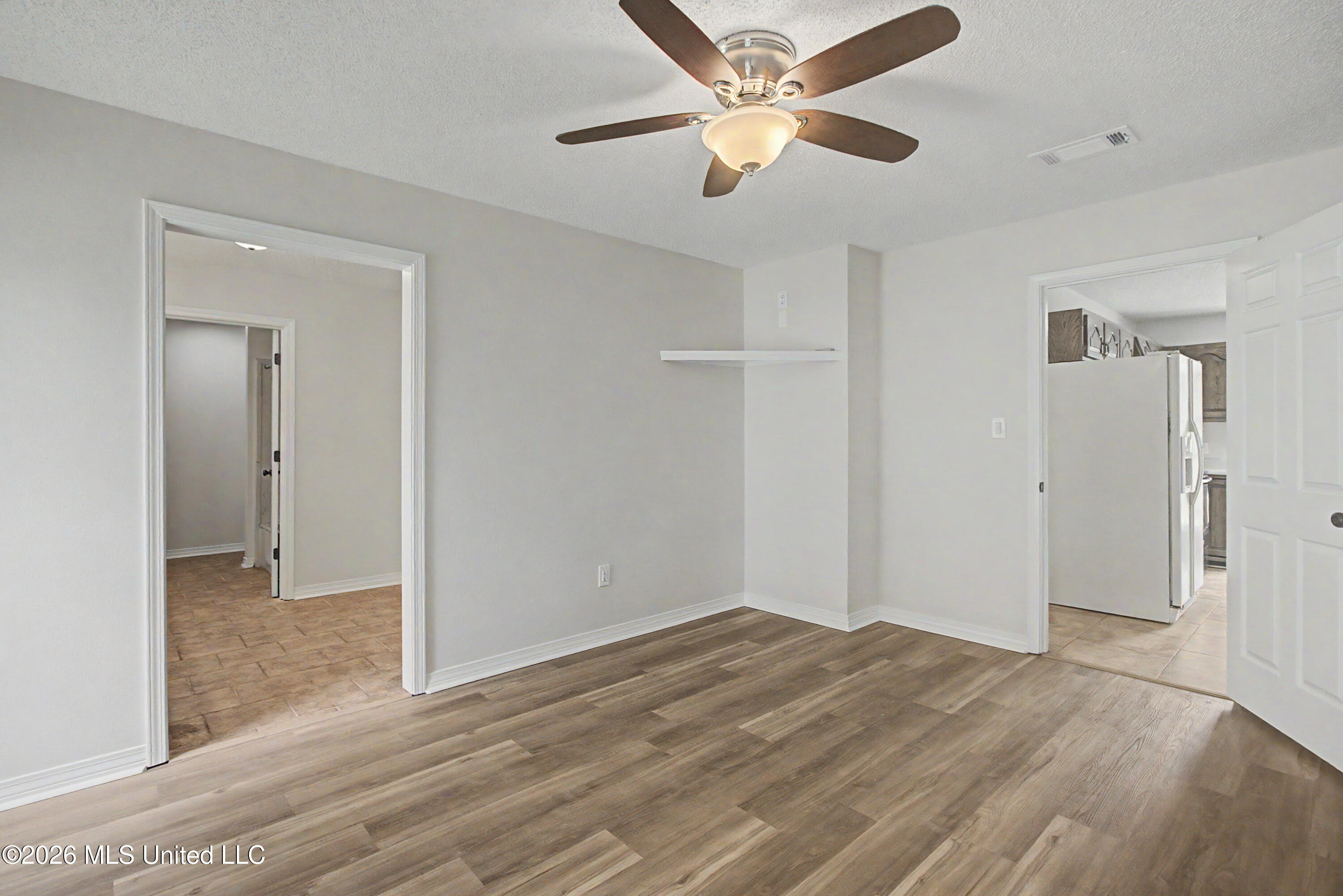 15553 Village Circle Property Photo 19