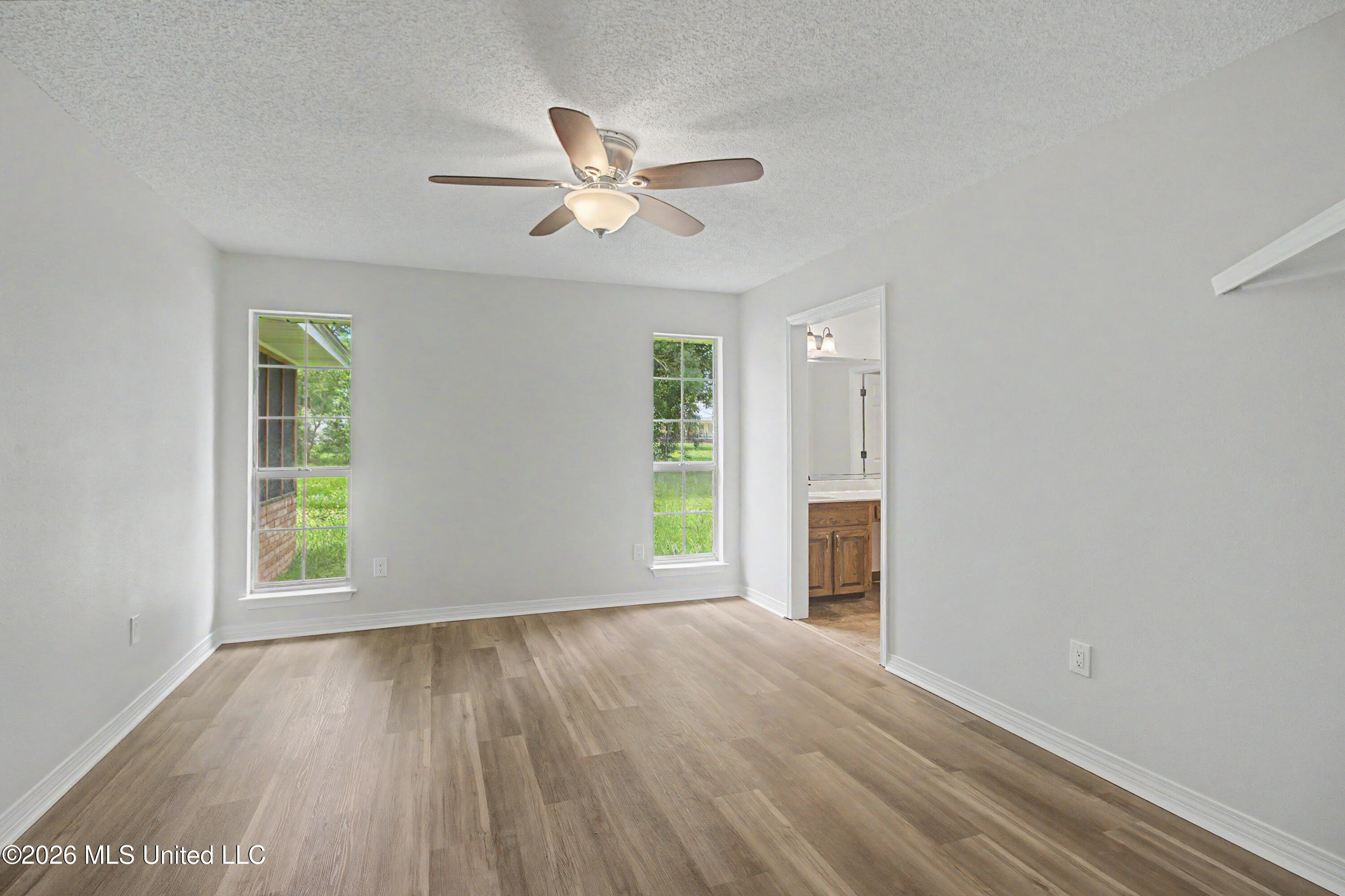 15553 Village Circle Property Photo 20