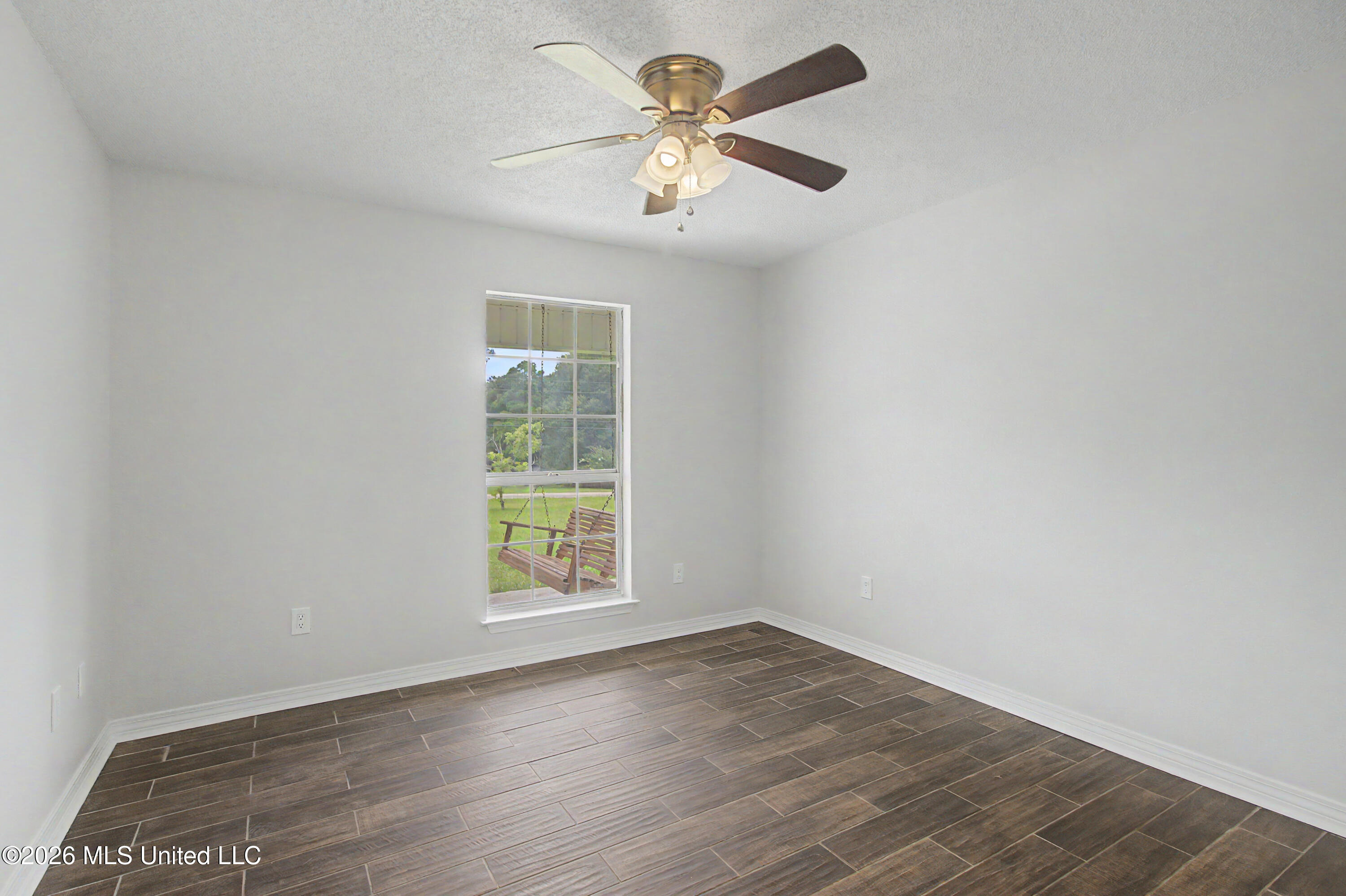 15553 Village Circle Property Photo 23
