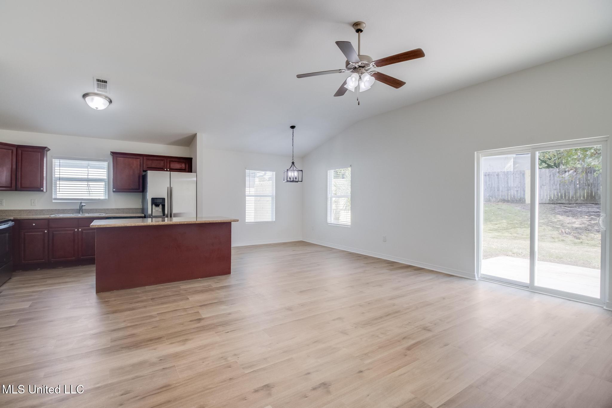 13110 Turtle Creek Parkway Property Photo 3