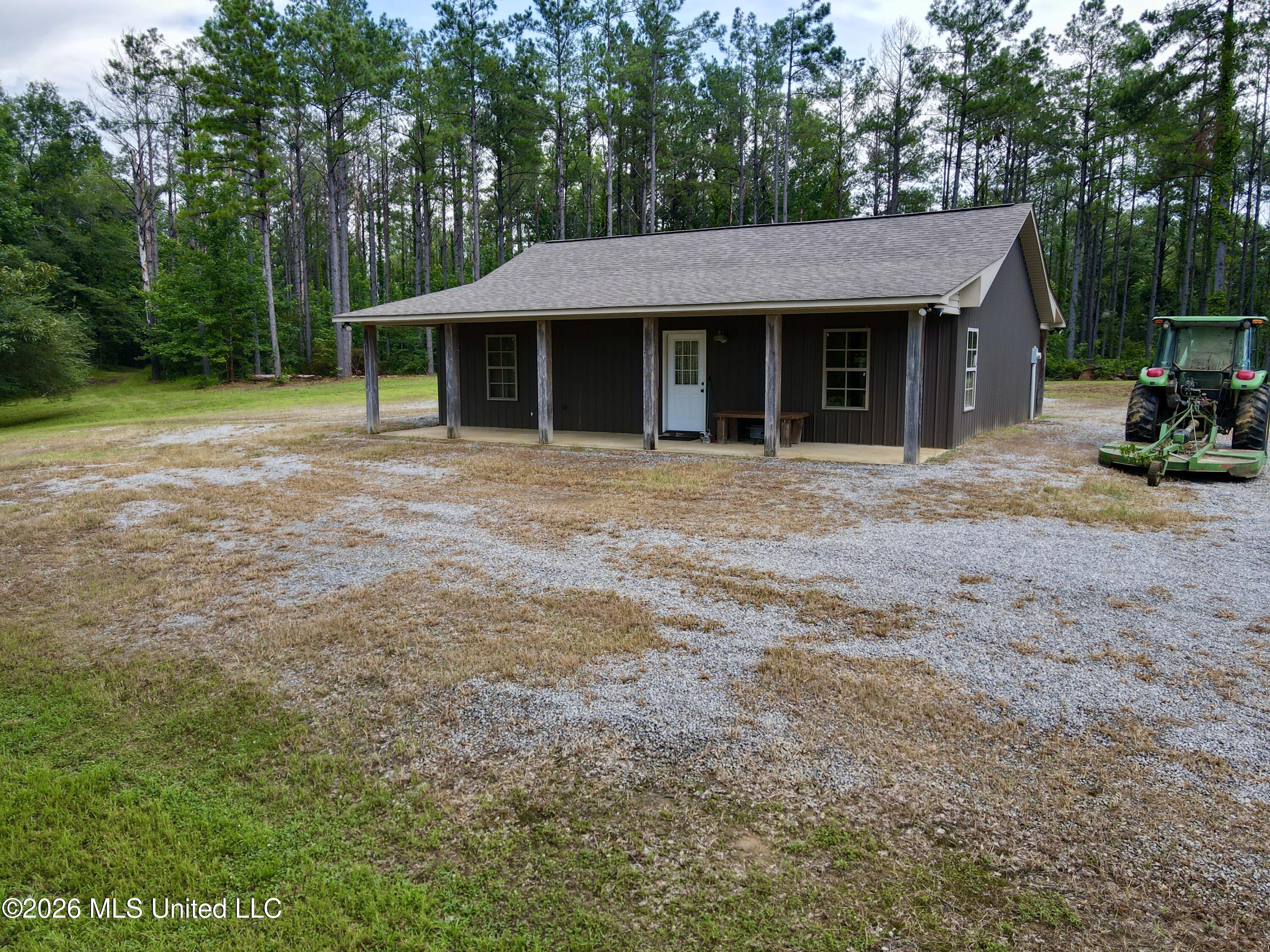 568 Smith Bailey Road Property Photo 3