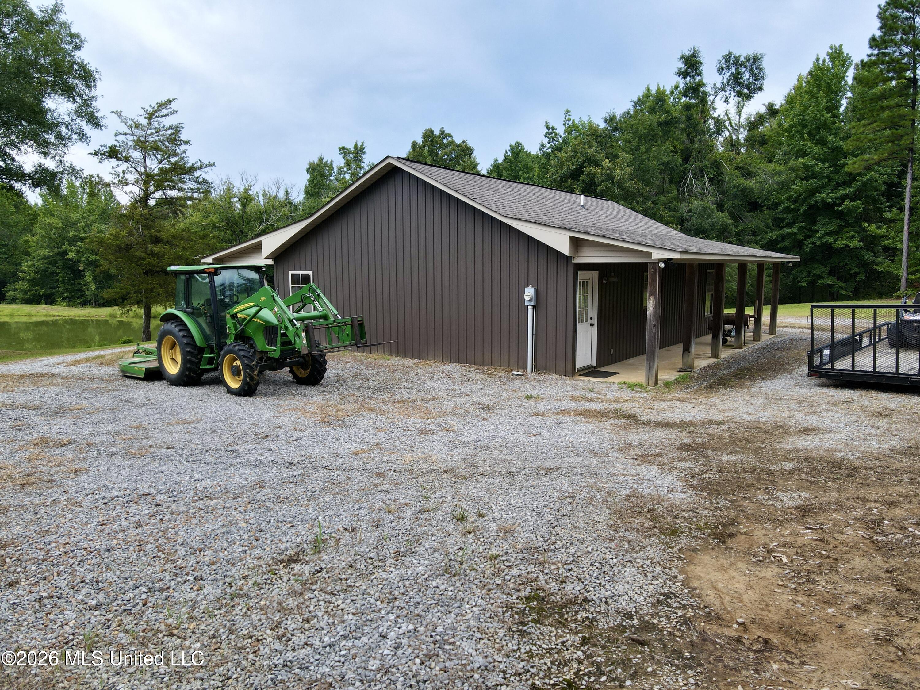 568 Smith Bailey Road Property Photo 4