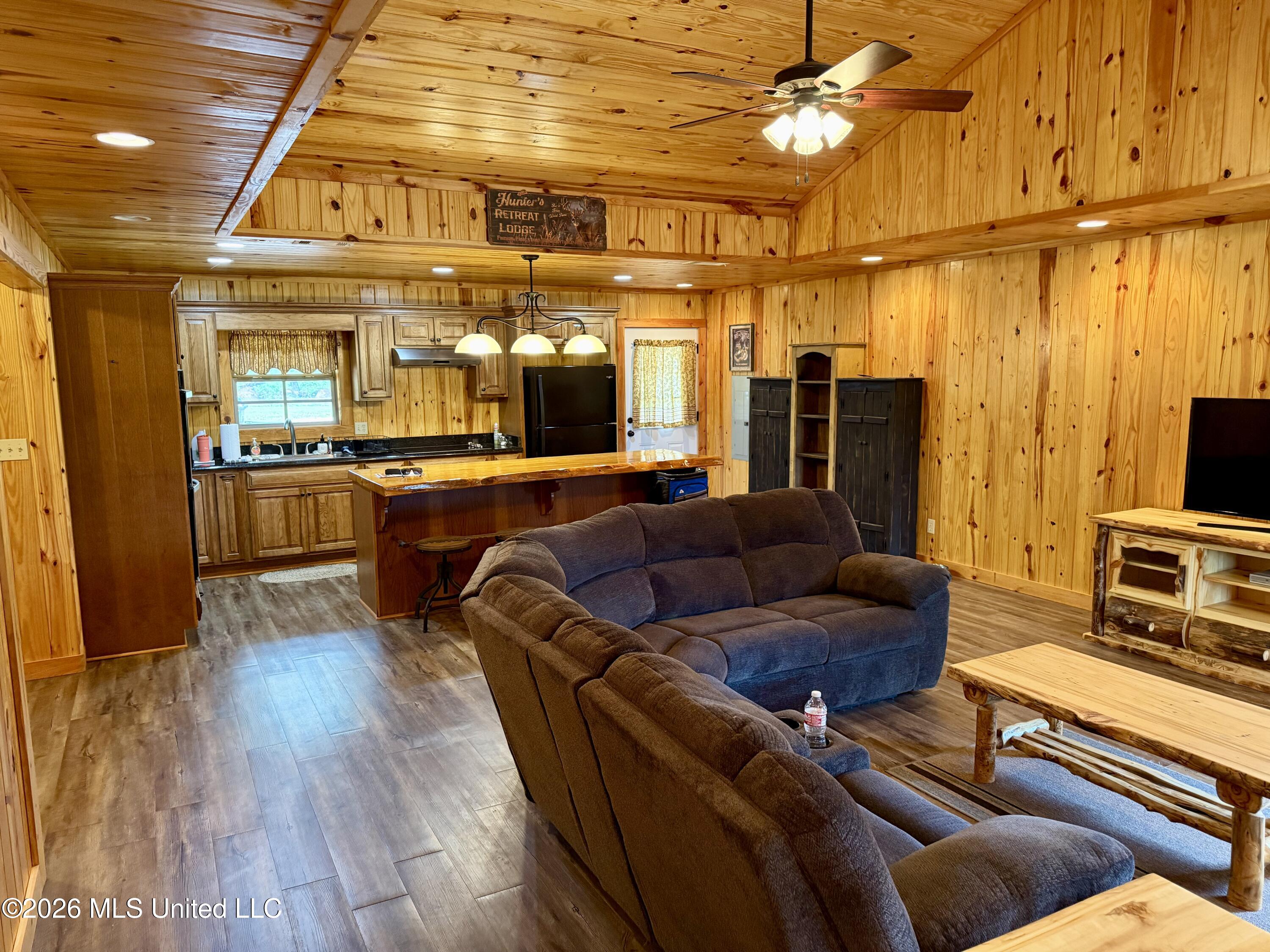 568 Smith Bailey Road Property Photo 6