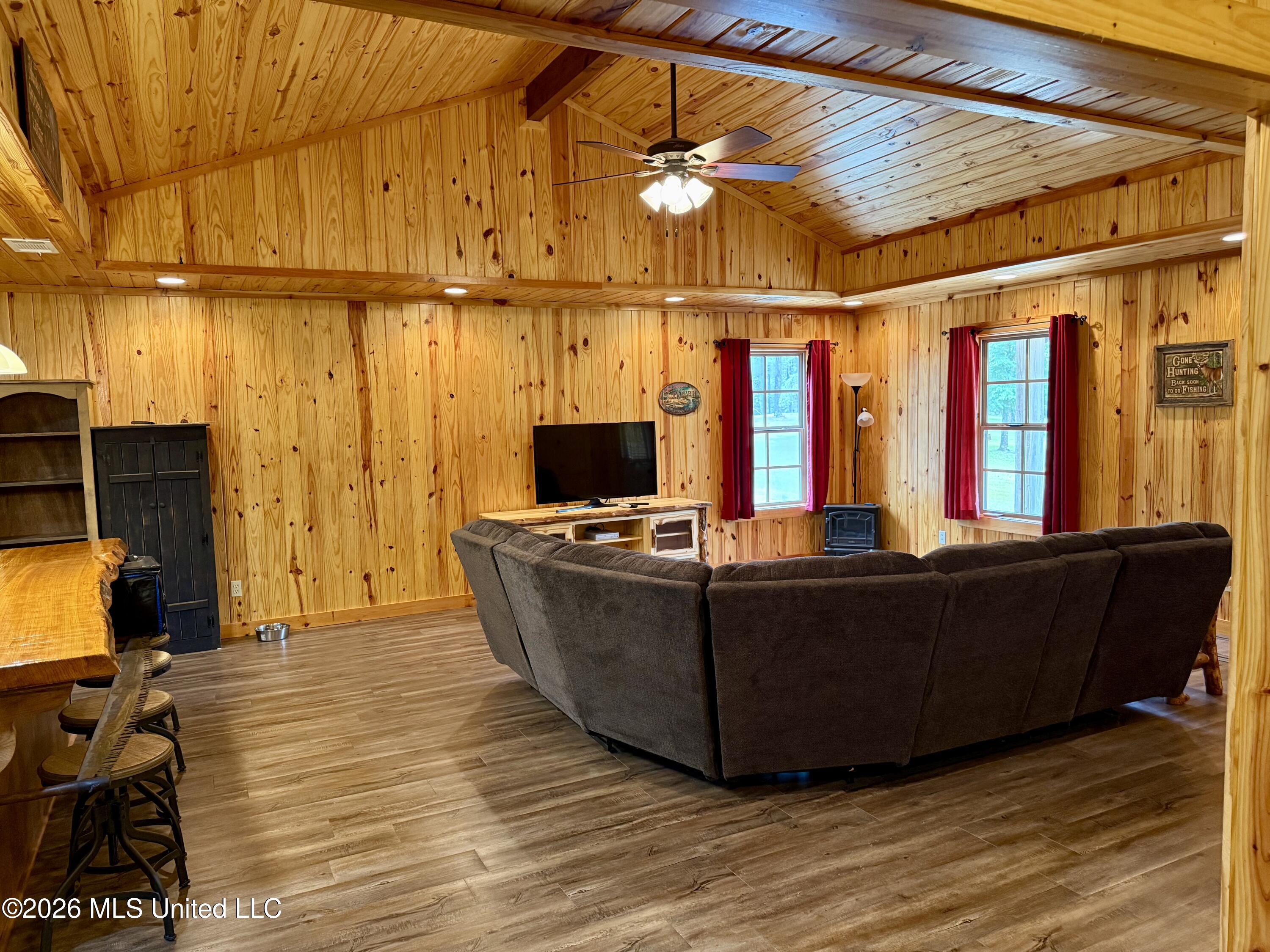 568 Smith Bailey Road Property Photo 8