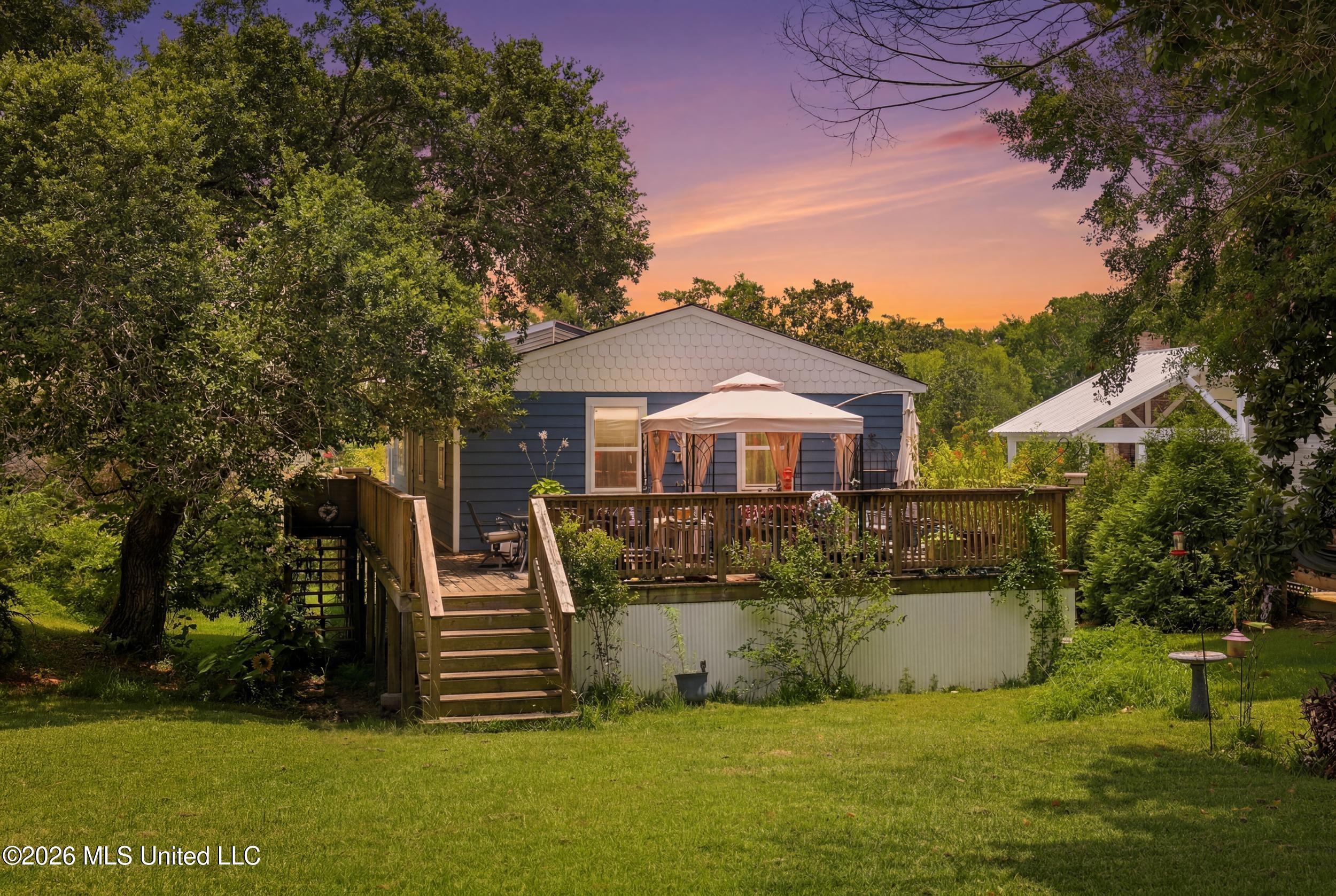 326 Magnolia Avenue Property Photo 1