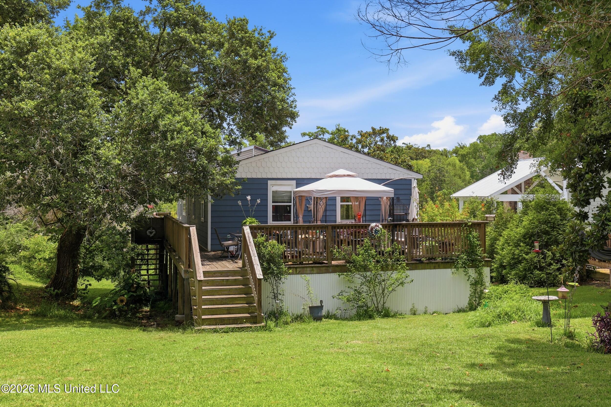 326 Magnolia Avenue Property Photo 2