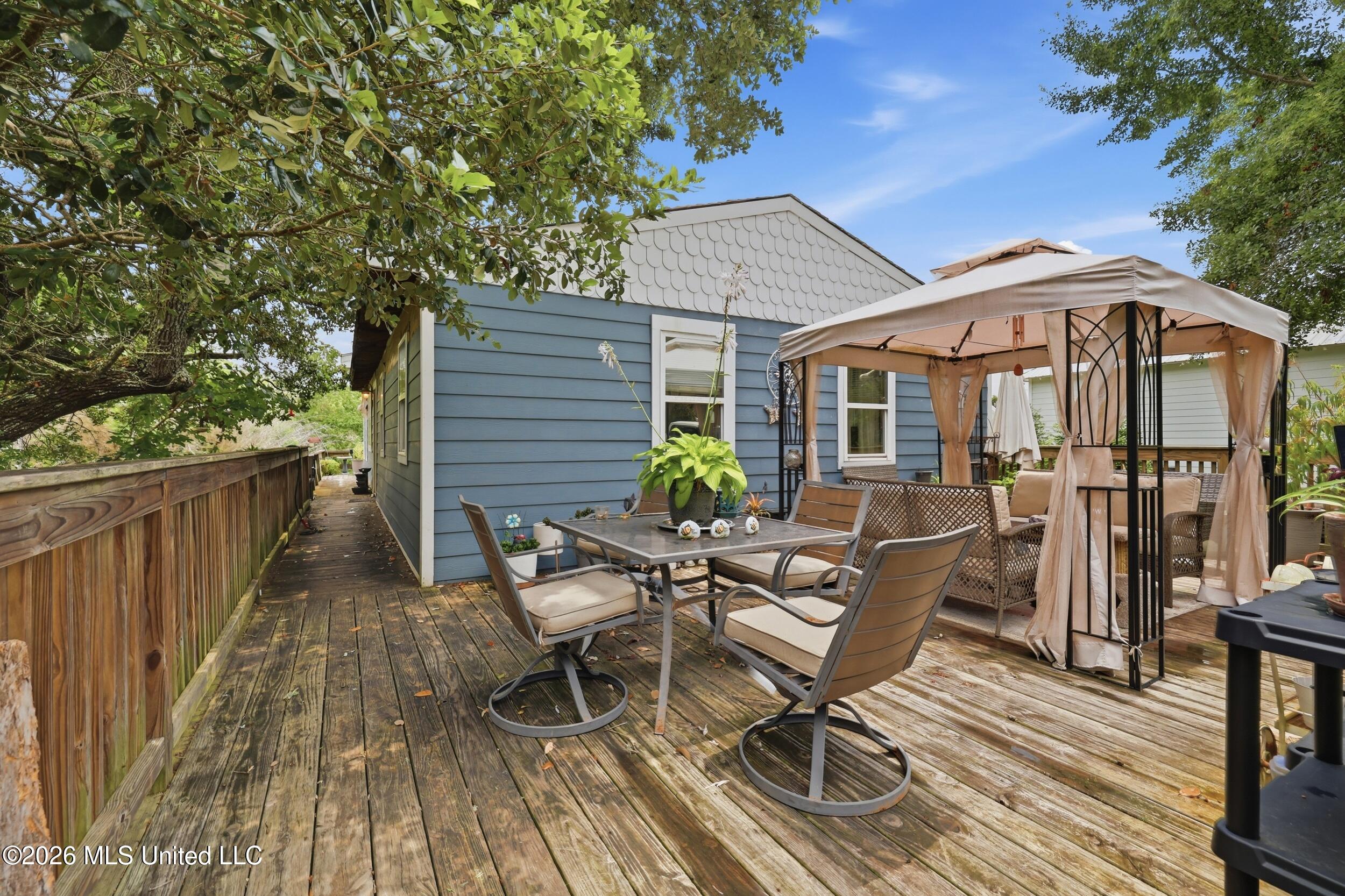 326 Magnolia Avenue Property Photo 18