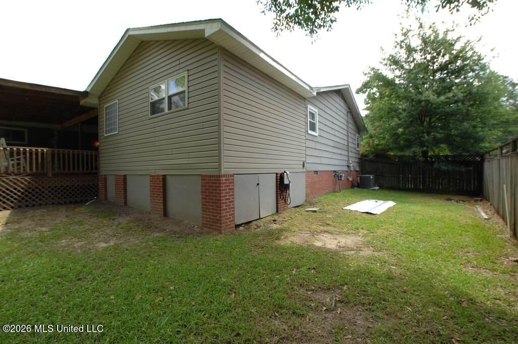 1211 Carter Drive Property Photo 4