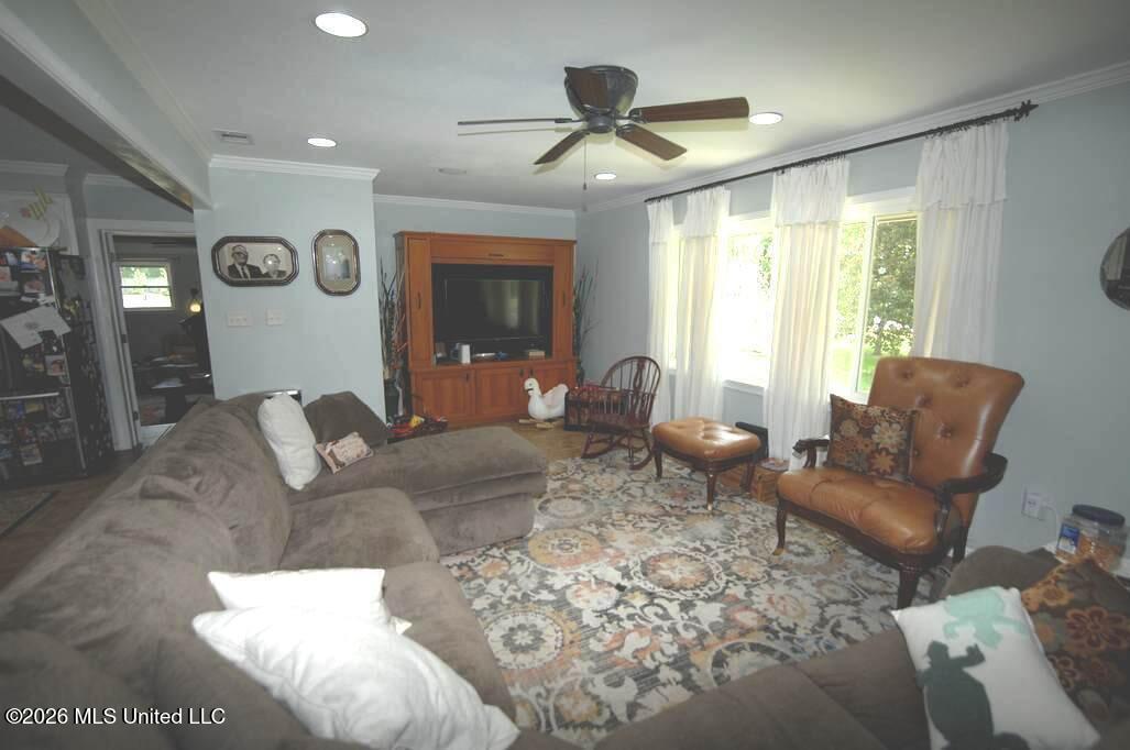1211 Carter Drive Property Photo 7