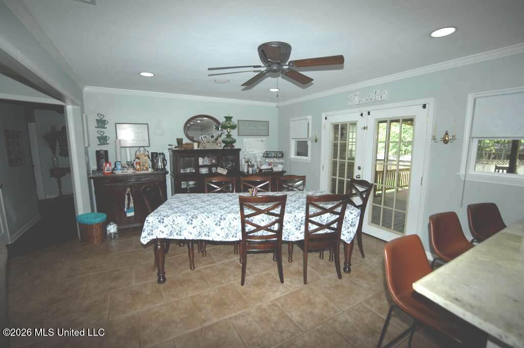 1211 Carter Drive Property Photo 9