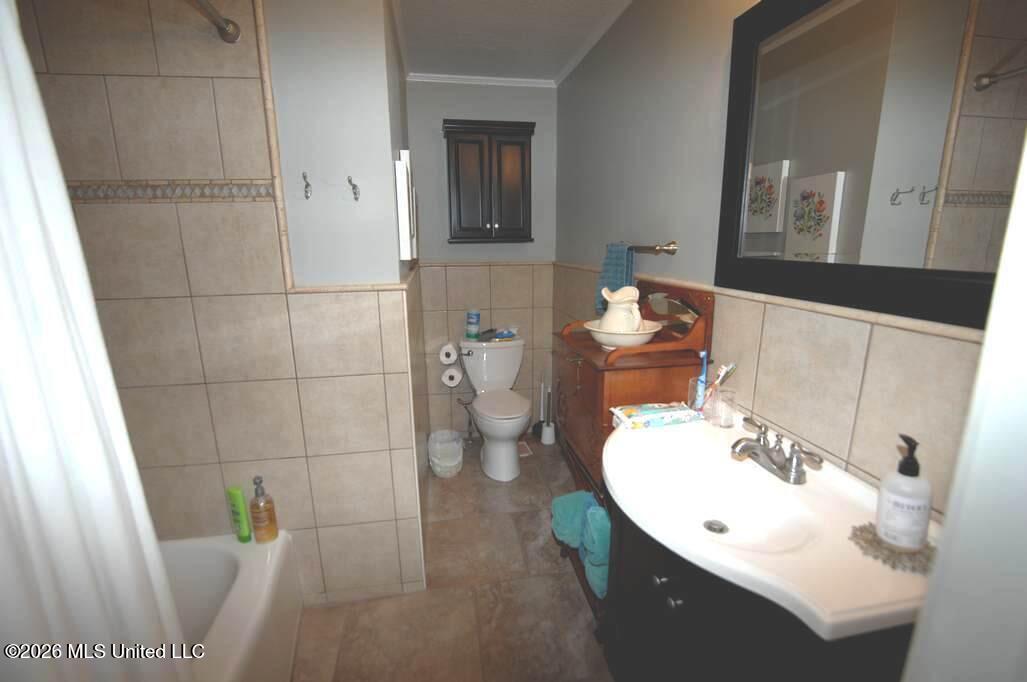 1211 Carter Drive Property Photo 10
