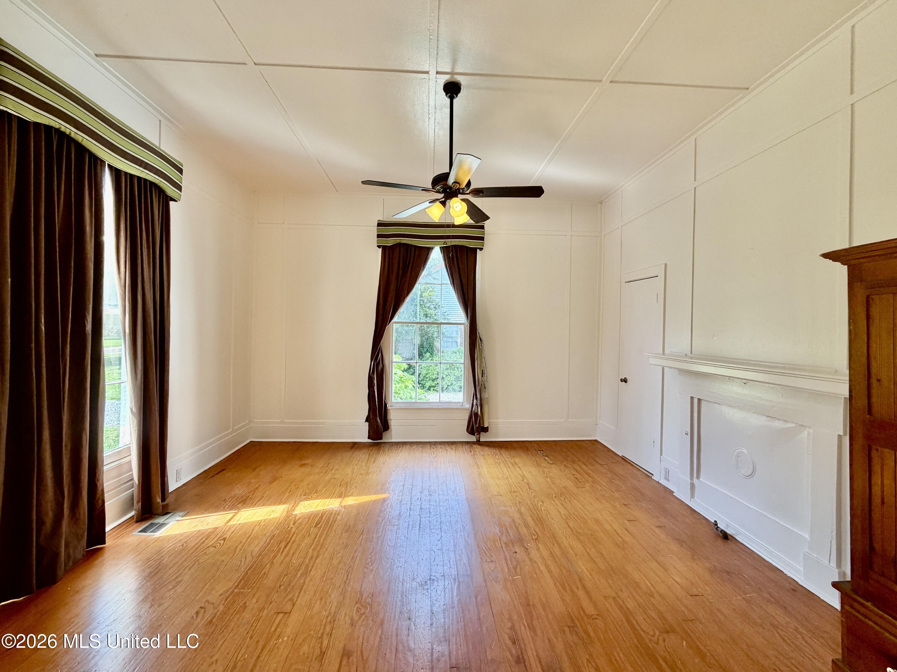412 S Jackson Street Property Photo 20