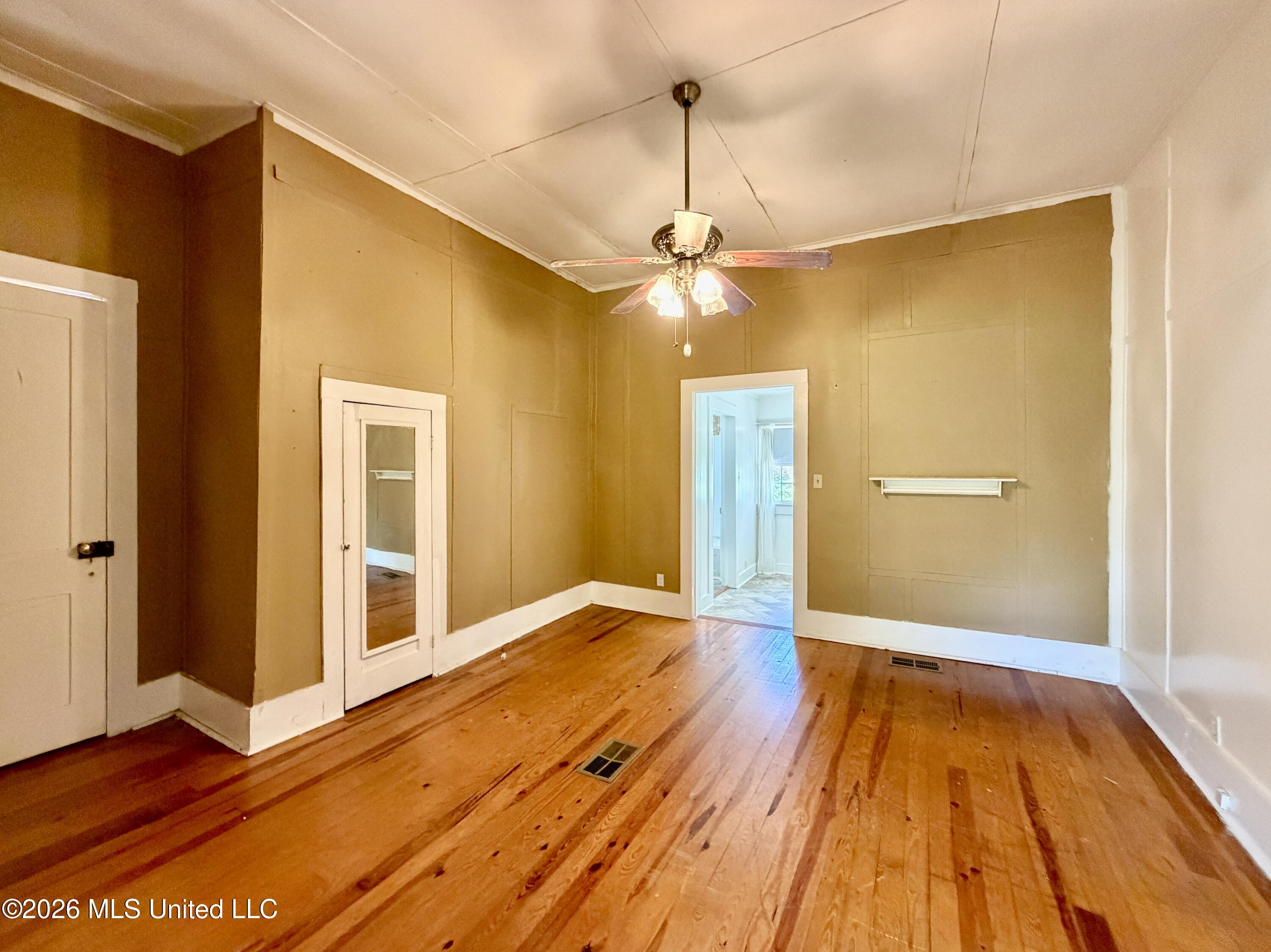 412 S Jackson Street Property Photo 26