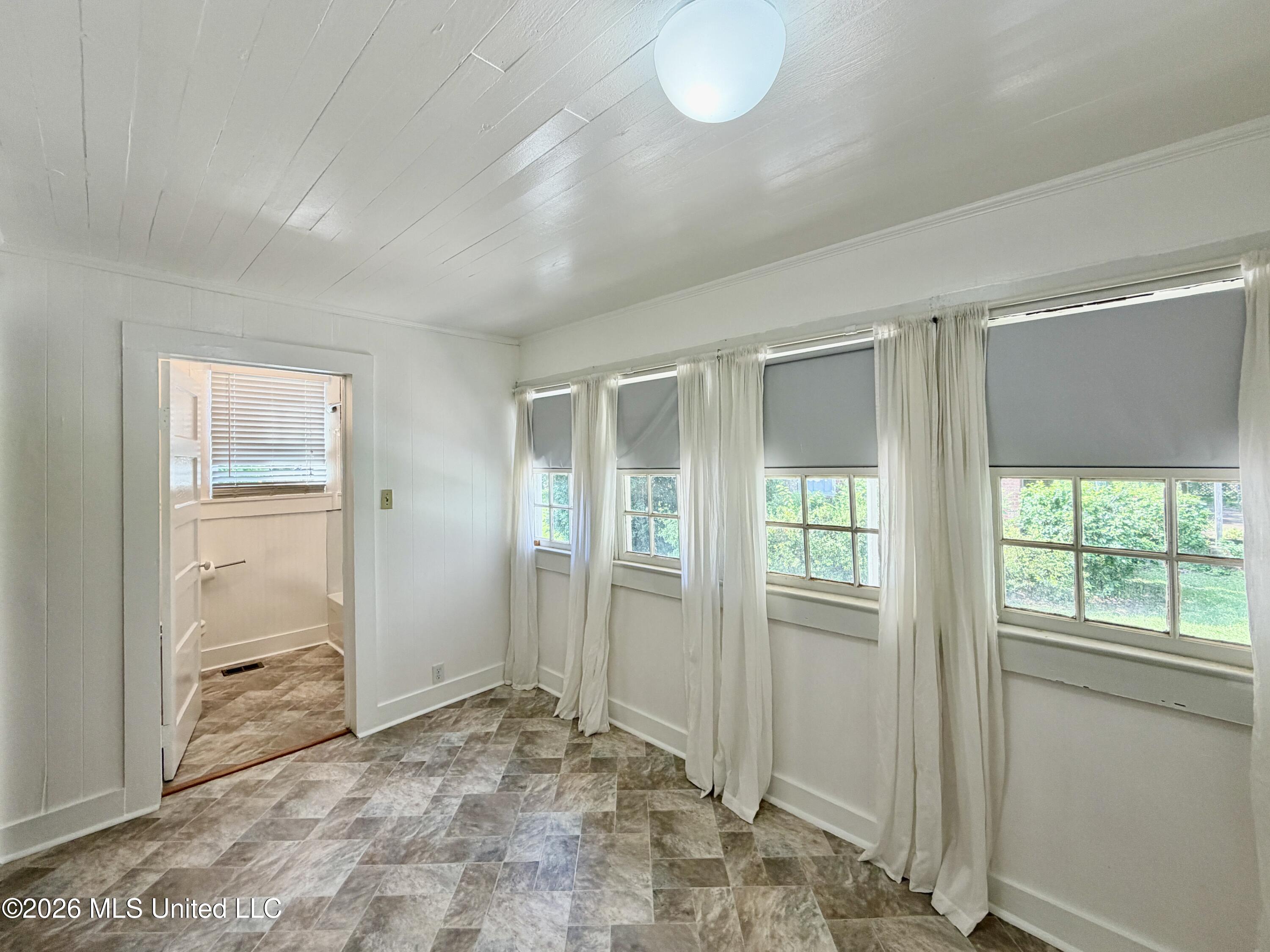 412 S Jackson Street Property Photo 29