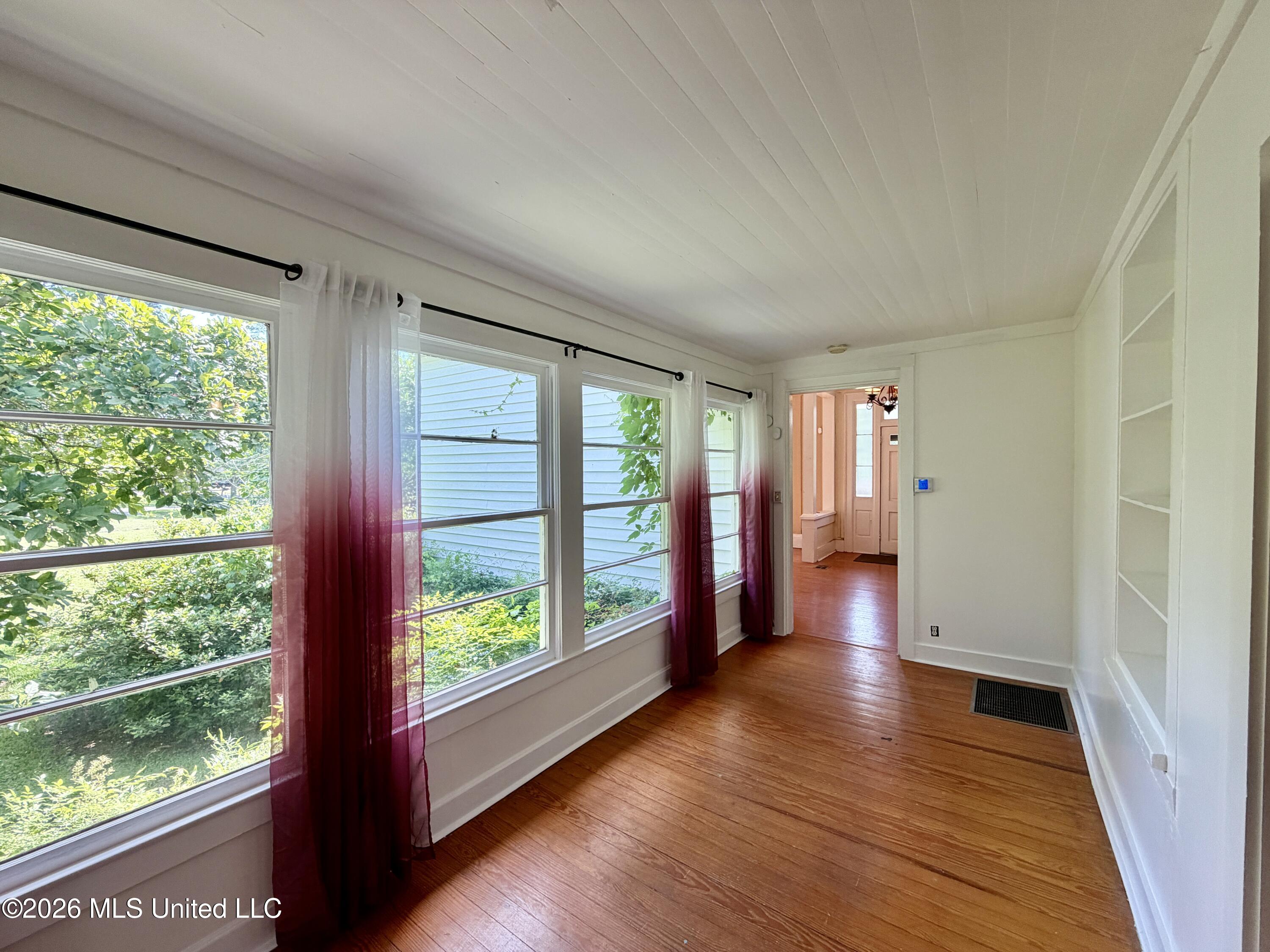 412 S Jackson Street Property Photo 33