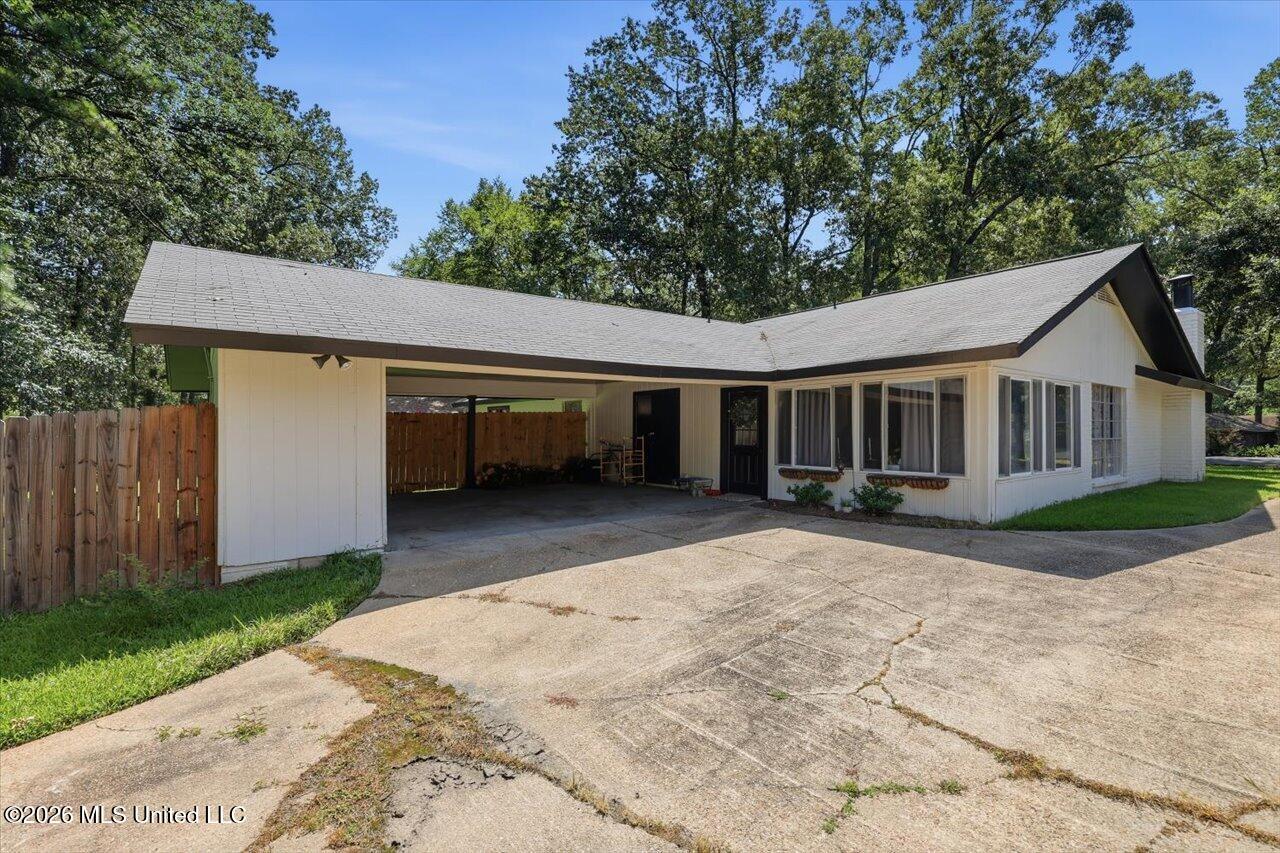 113 Poplar Drive Property Photo 3