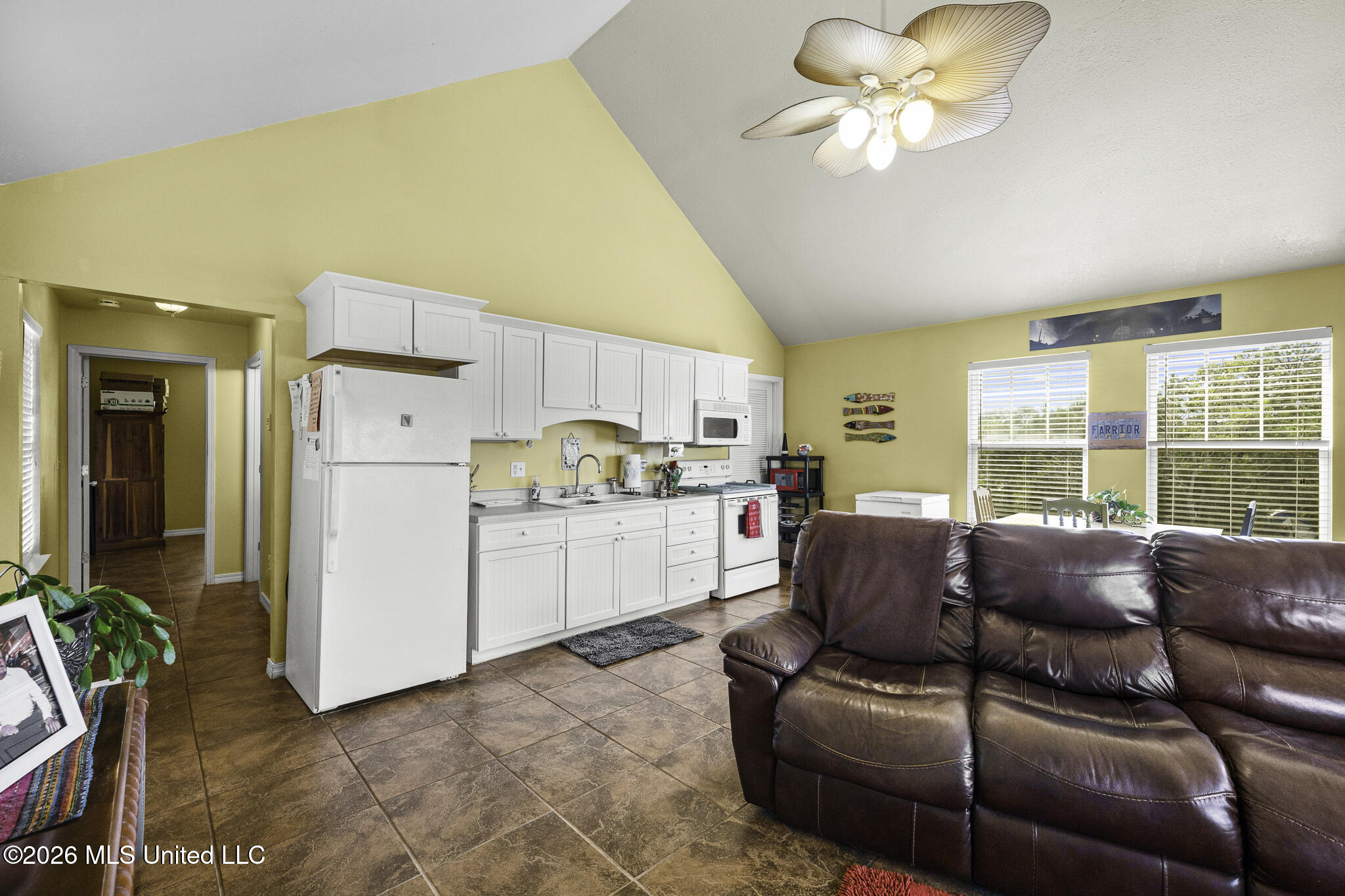 4180 1st Avenue Property Photo 8