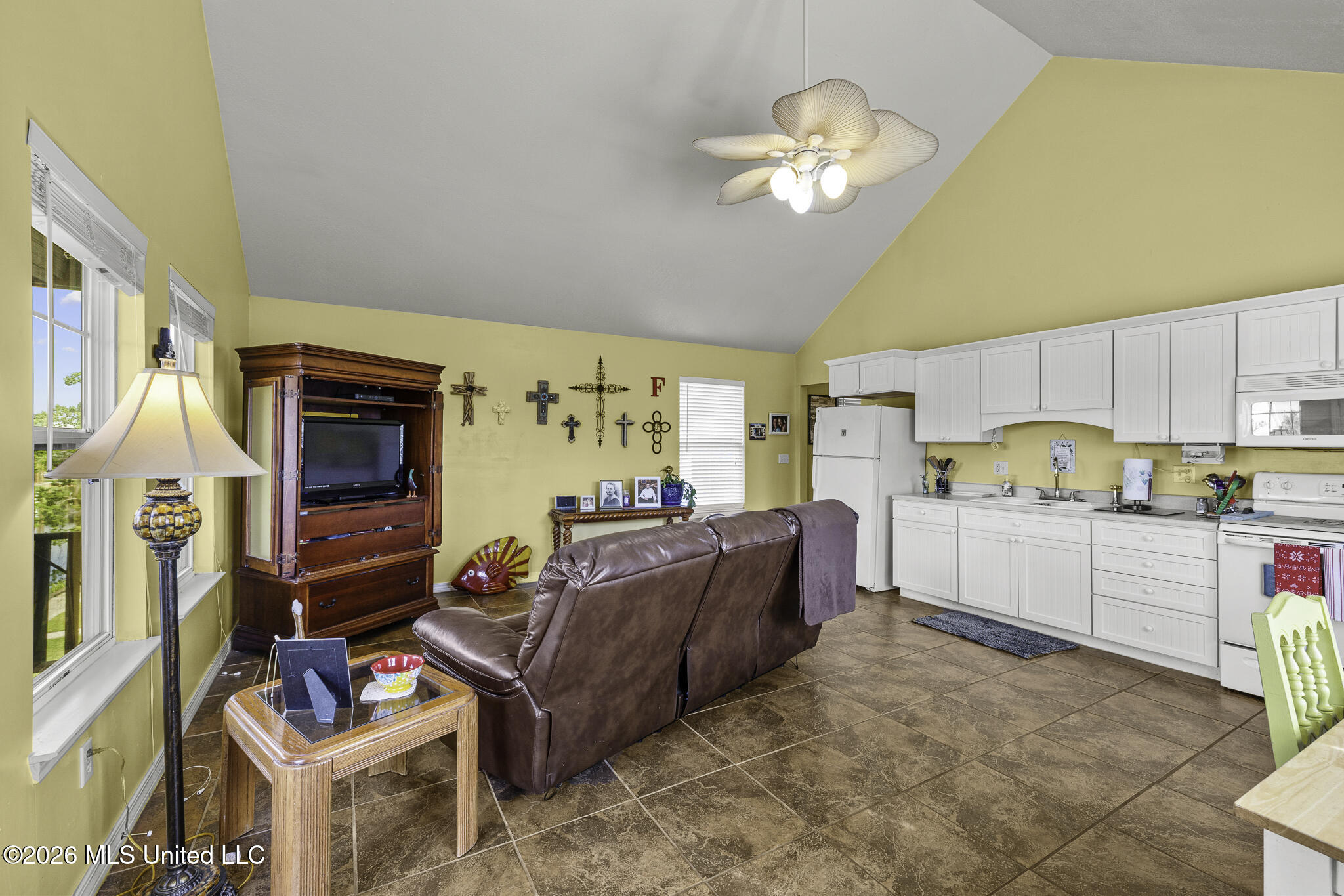 4180 1st Avenue Property Photo 9