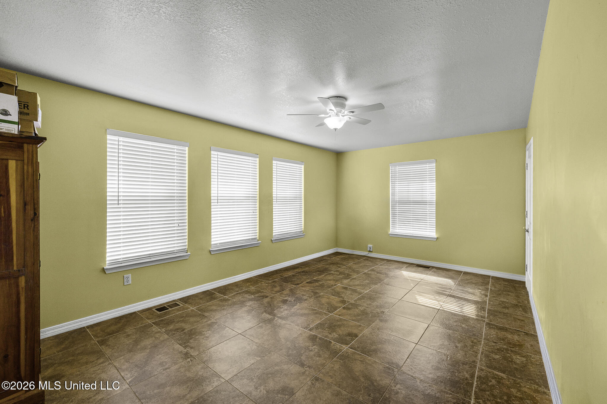 4180 1st Avenue Property Photo 14