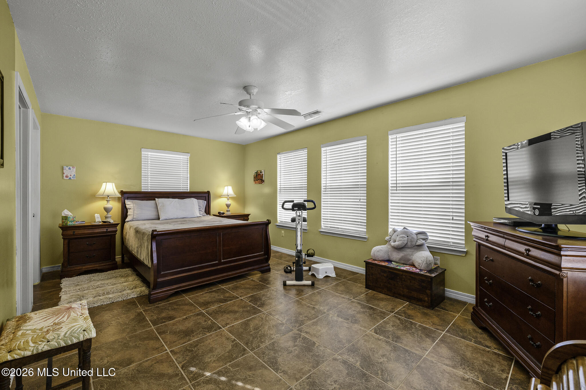 4180 1st Avenue Property Photo 15
