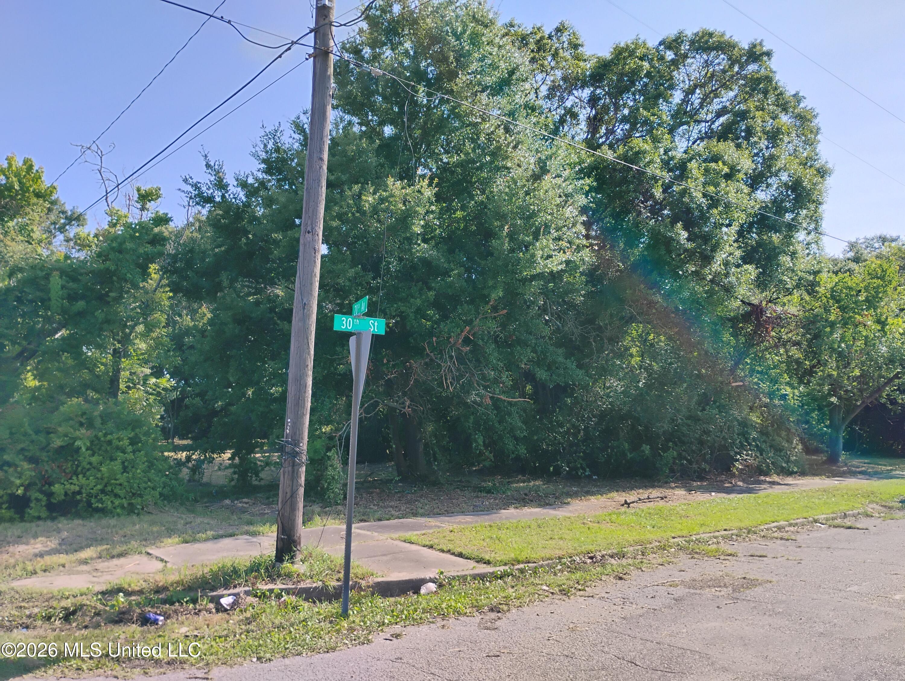 2001 30th Street Property Photo 2