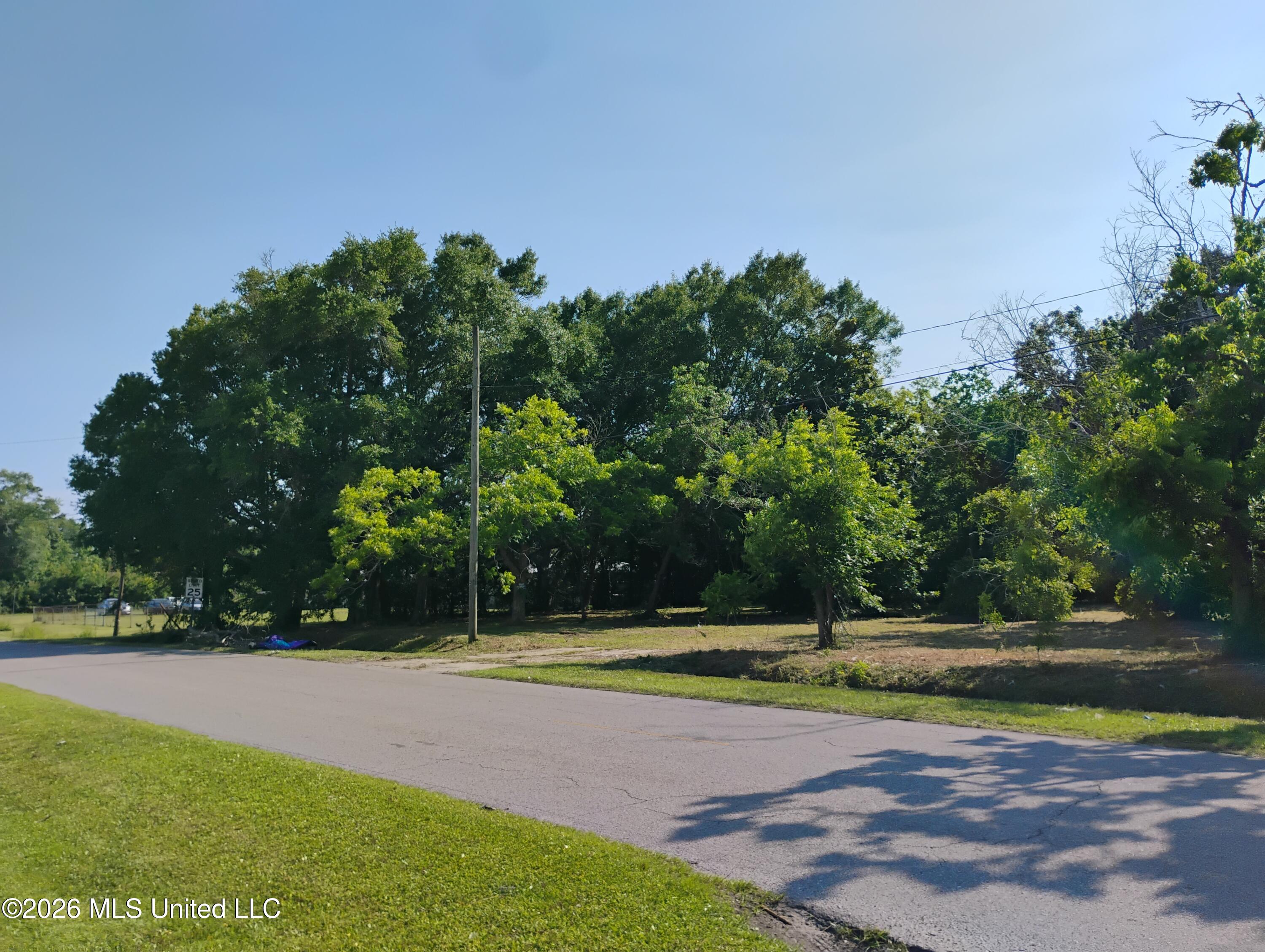 2001 30th Street Property Photo 4