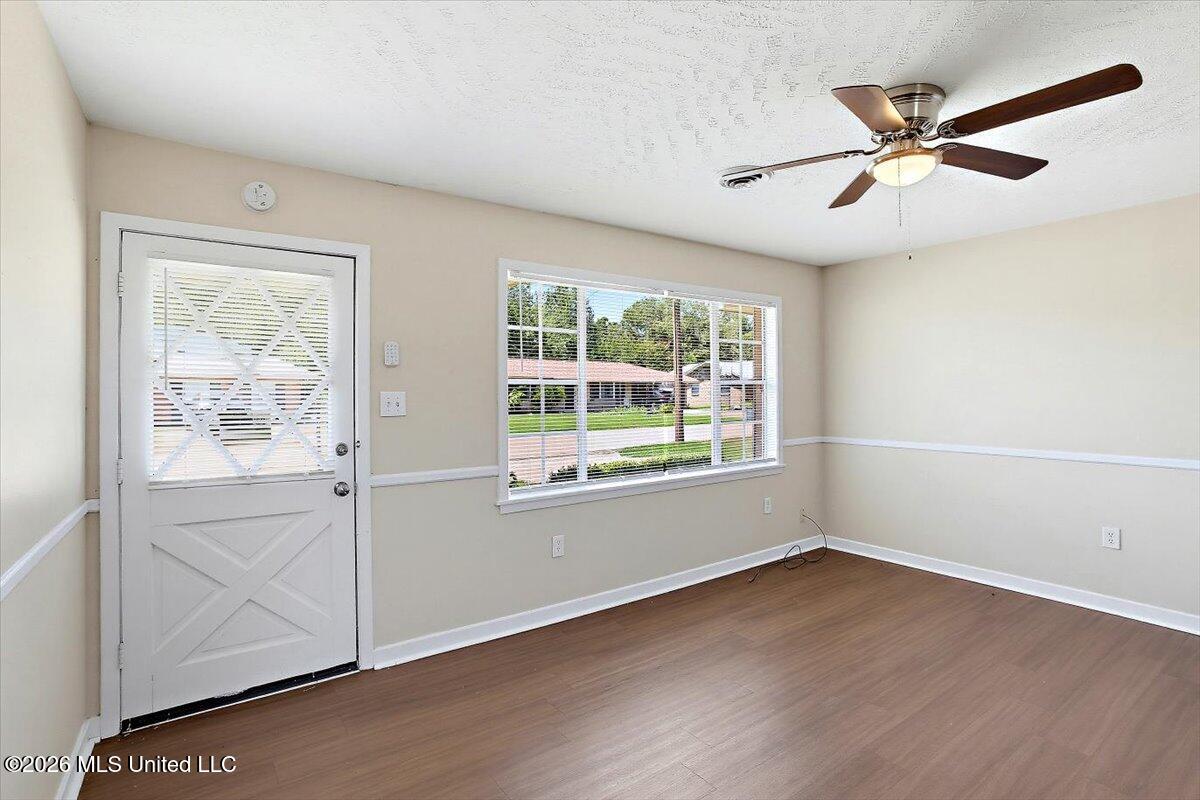 3451 Harle Street Property Photo 5