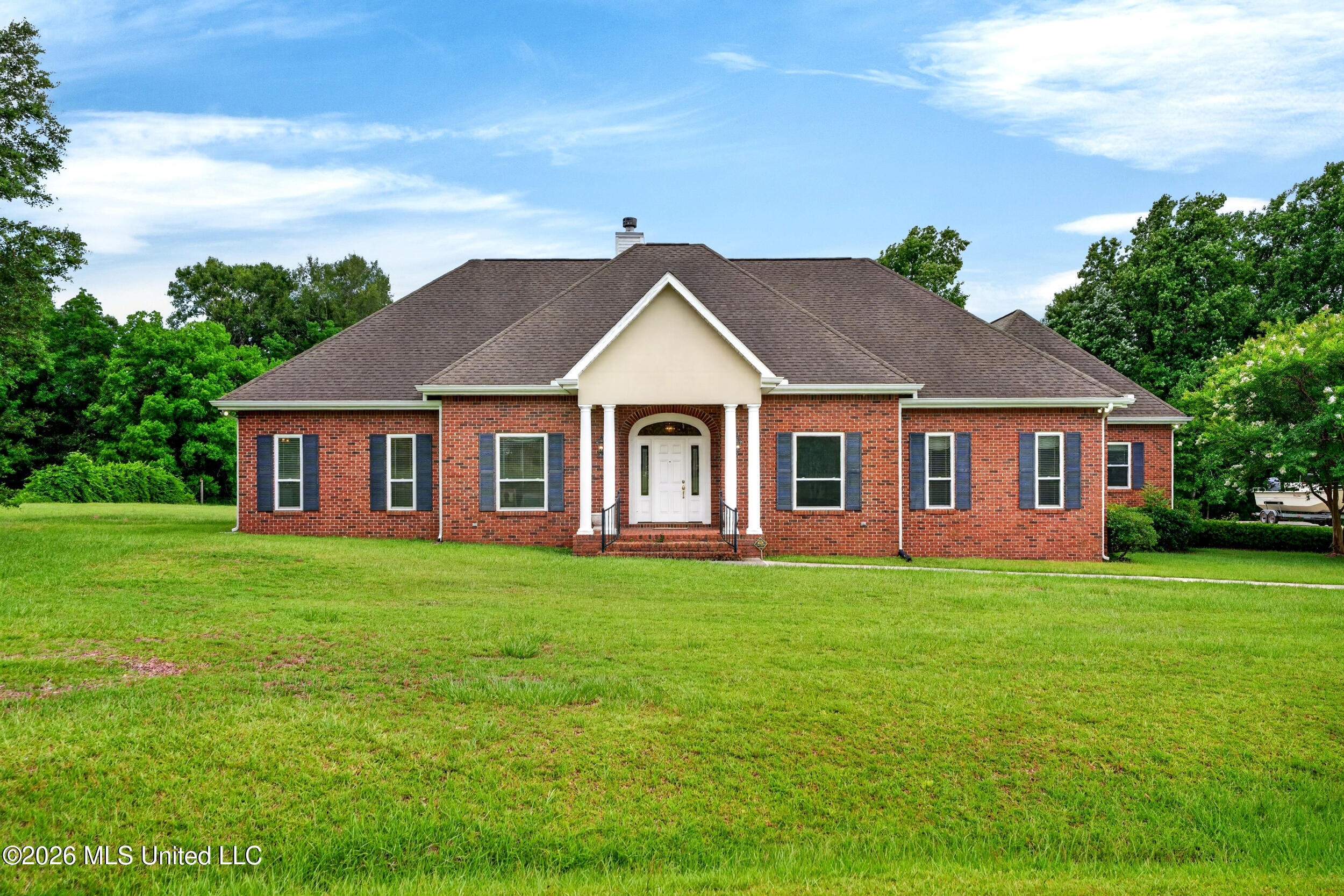 128 North Hill Drive Property Photo 1