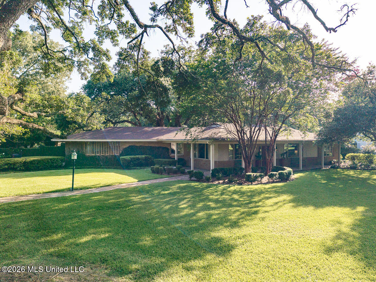 3 Bingaman Lane Property Photo 1
