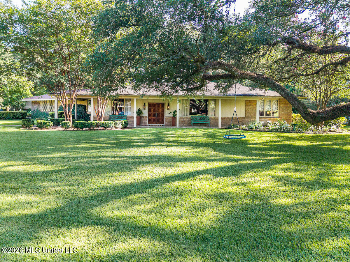 3 Bingaman Lane Property Photo 2