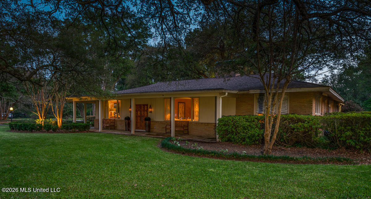 3 Bingaman Lane Property Photo 4