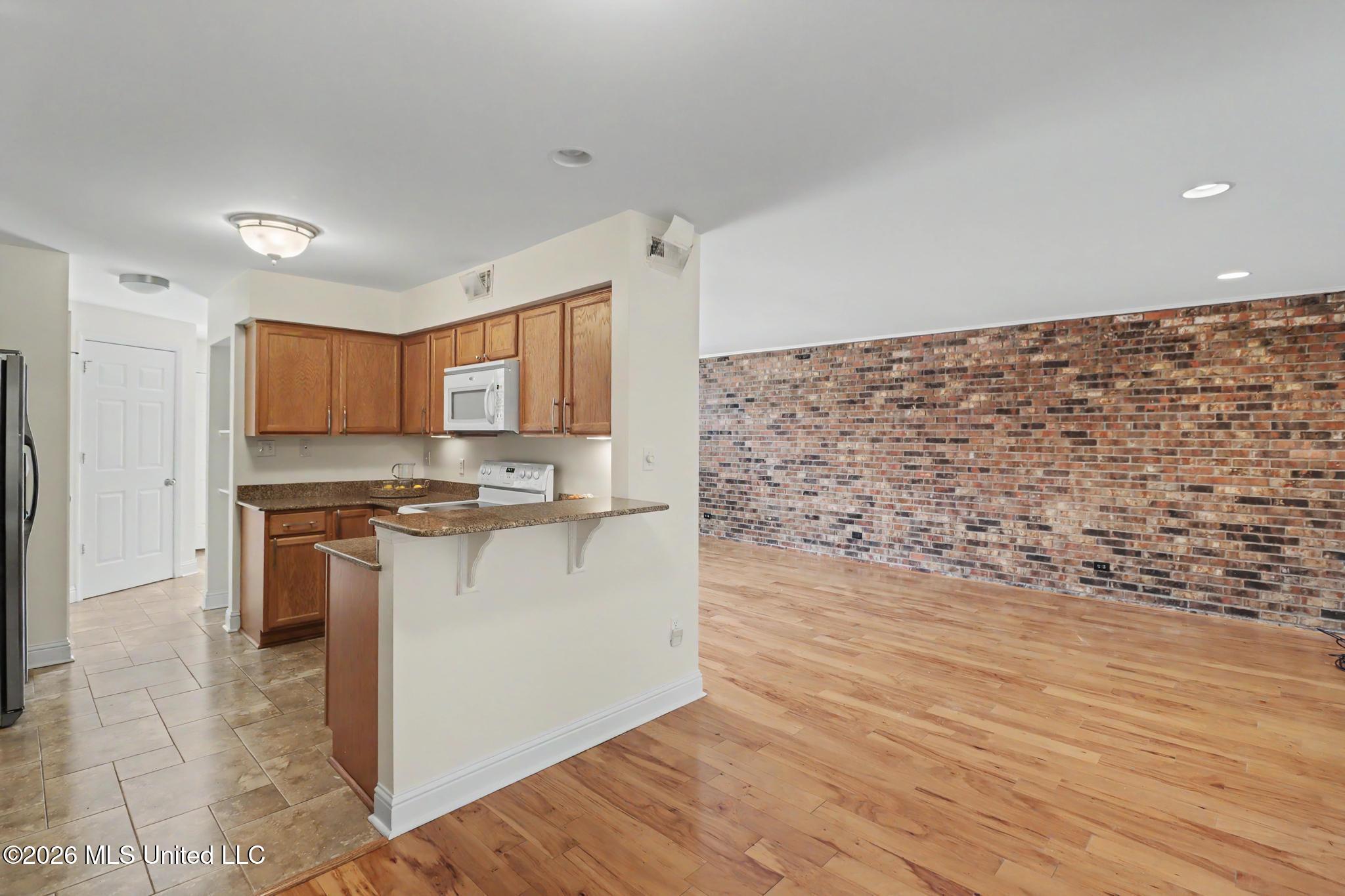 527 Front Beach Drive Property Photo 6