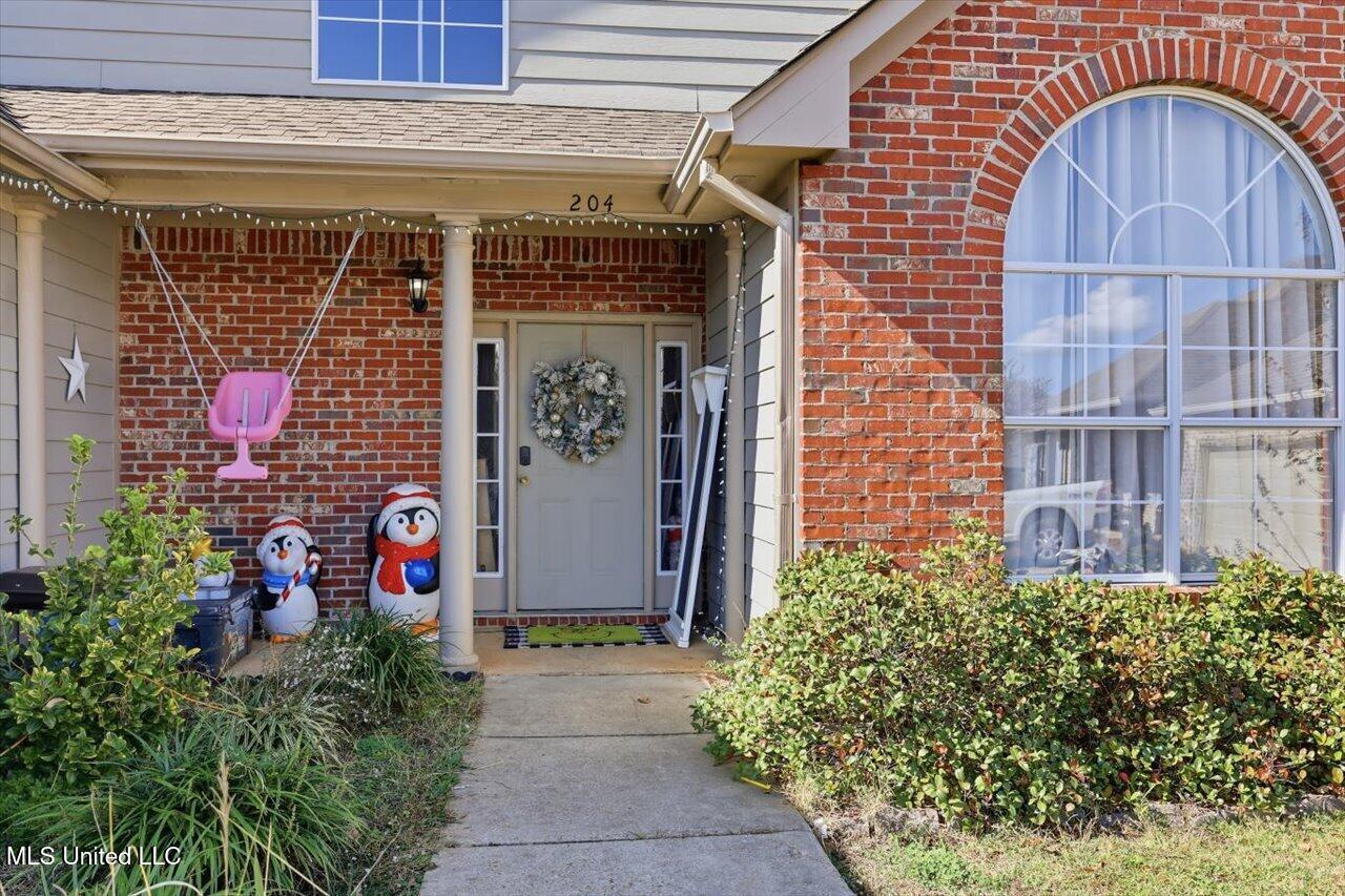 204 Lyle Circle Property Photo 2