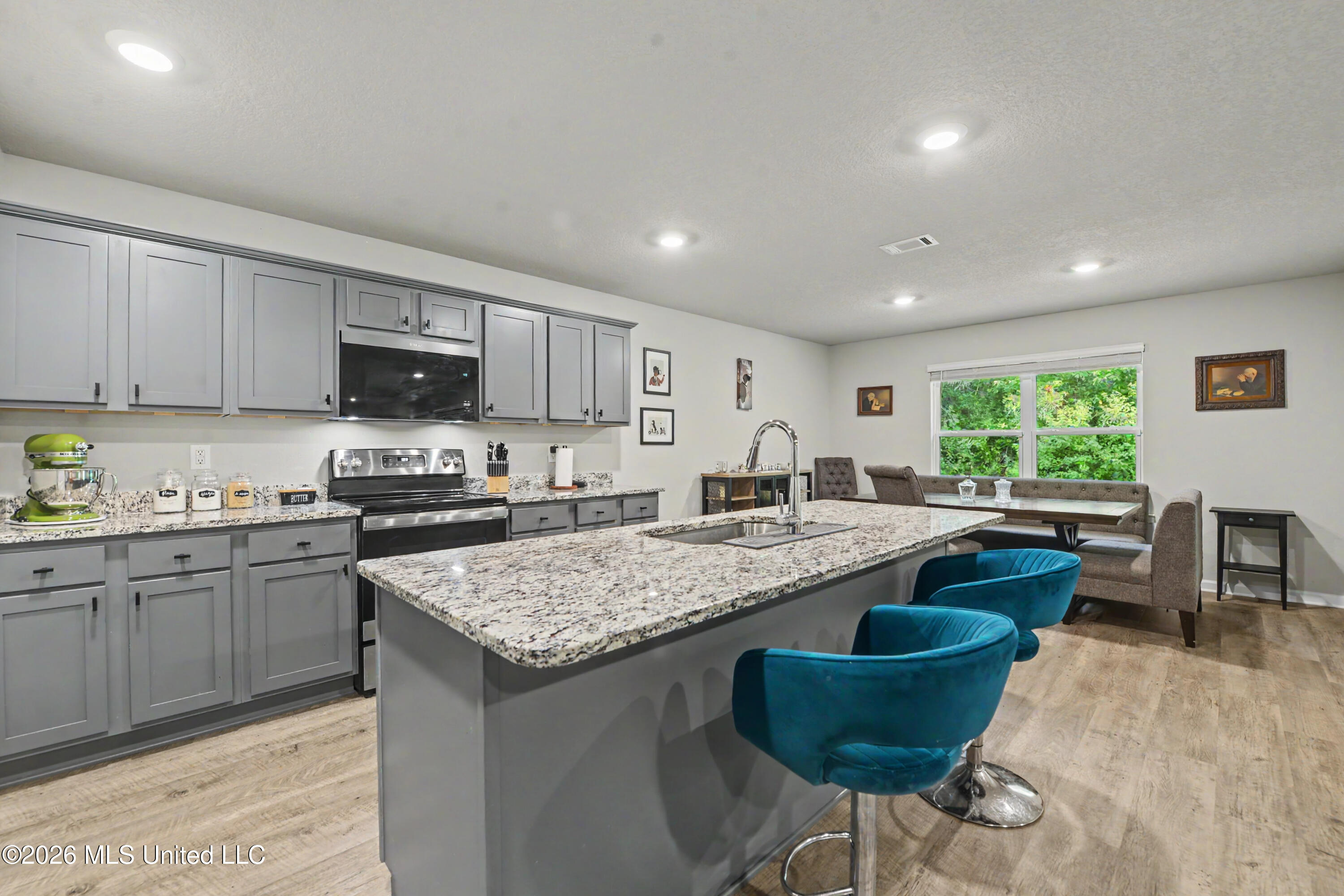 15301 Leighwood Lane Property Photo 6