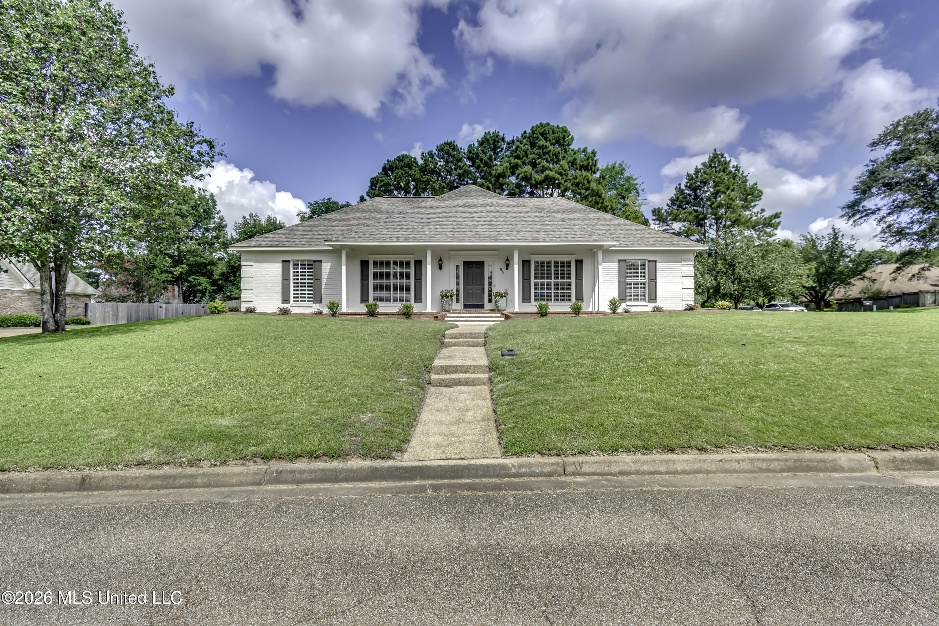 85 Eastgate Drive Property Photo 2