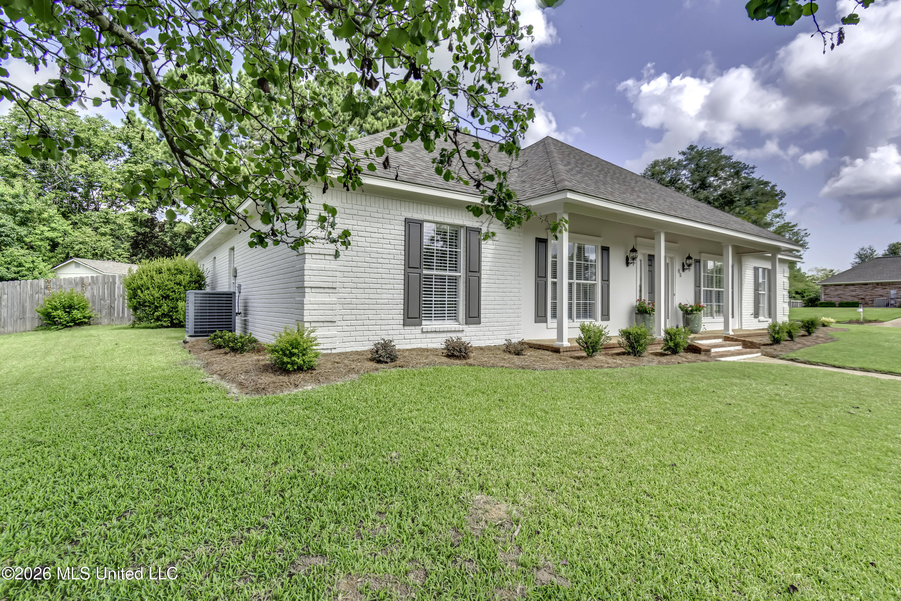 85 Eastgate Drive Property Photo 3